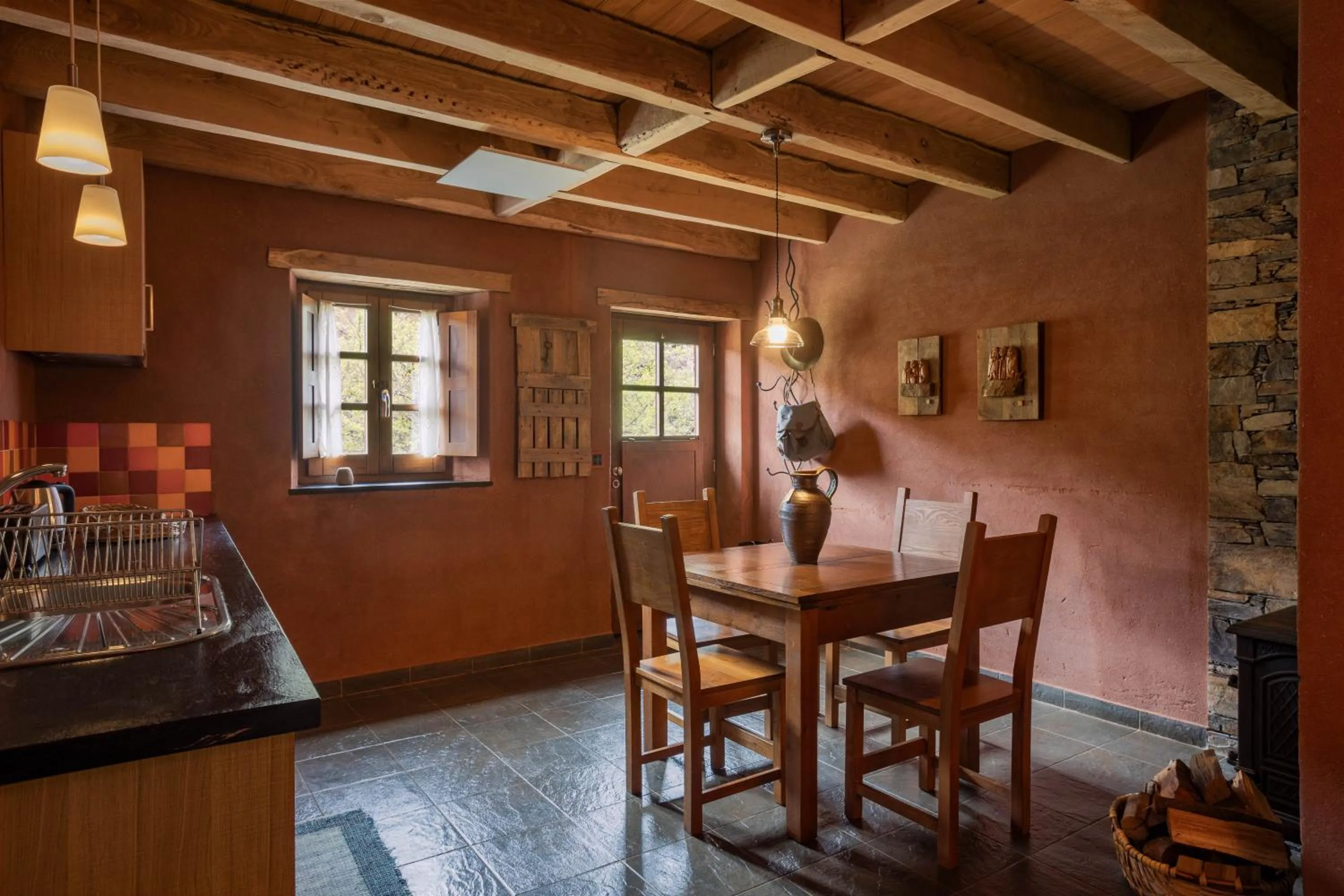 Dining area in Cerdeira - Home for Creativity