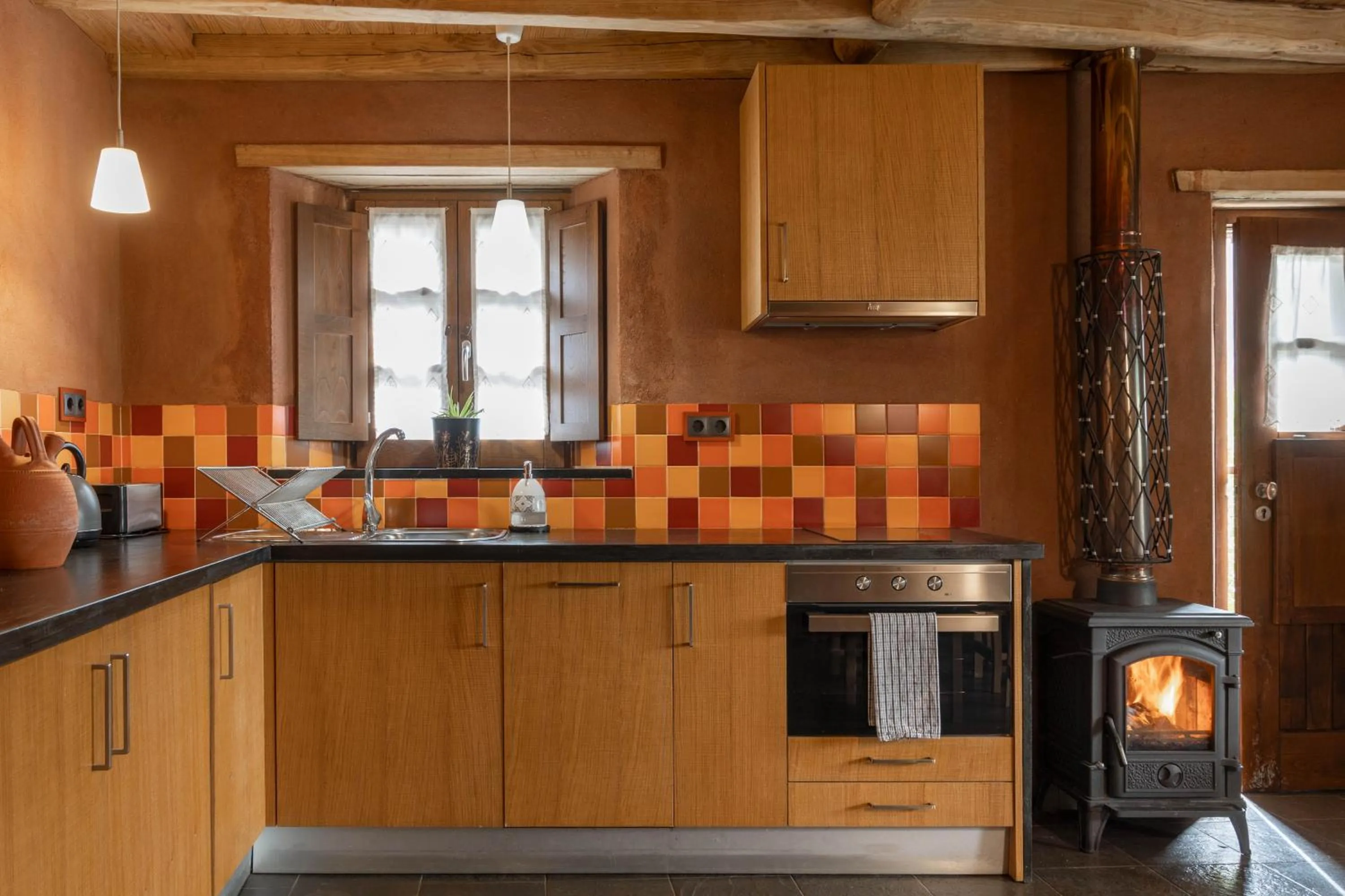 Kitchen or kitchenette in Cerdeira - Home for Creativity
