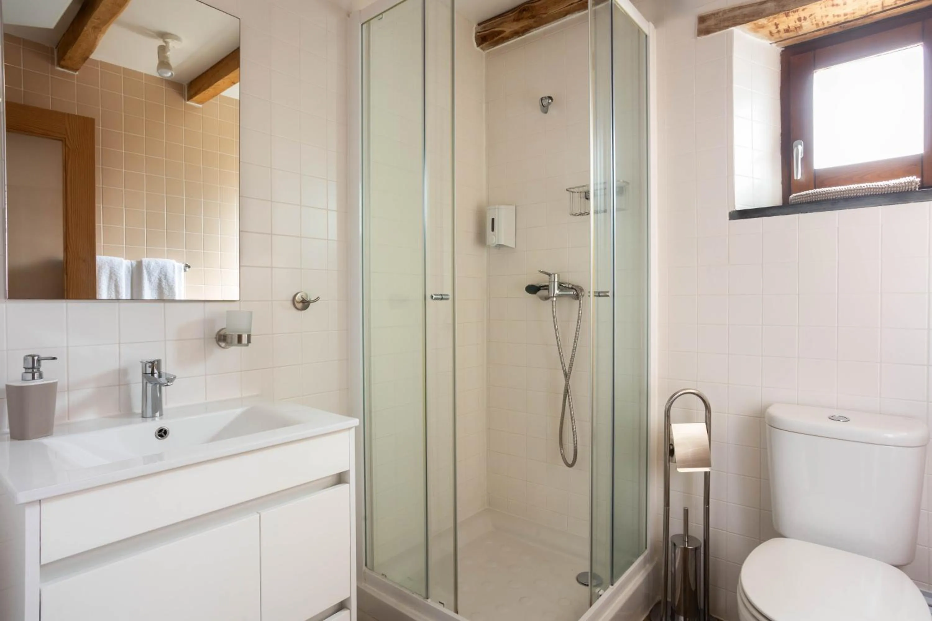 Bathroom in Cerdeira - Home for Creativity