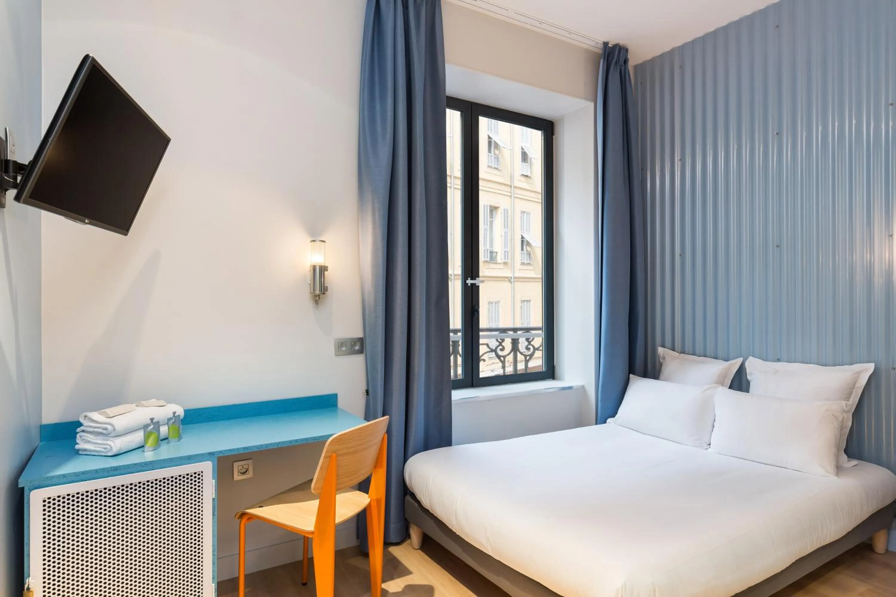 Bedroom, Bed in Hostel Ozz Nice