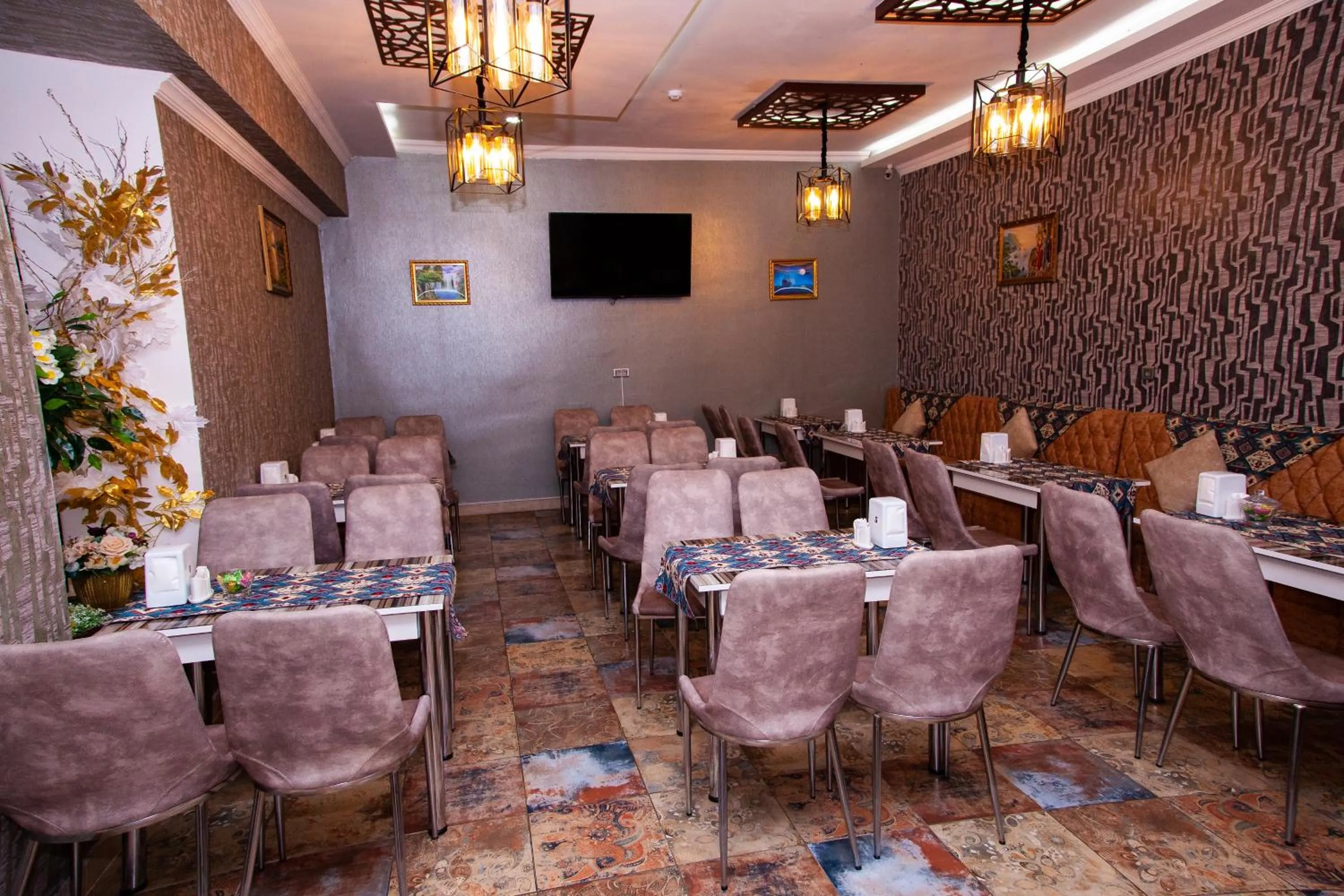 Restaurant/places to eat in Mildom Hotel Baku