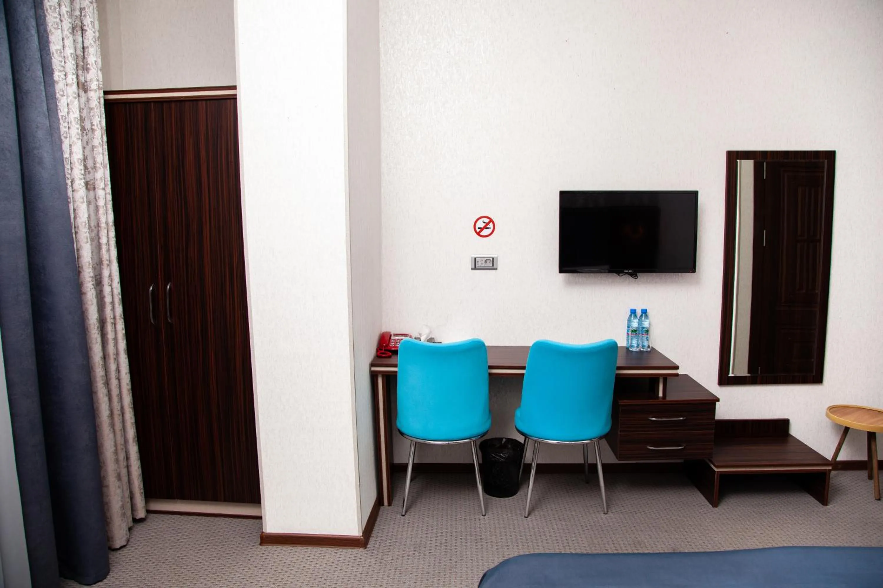 TV and multimedia in Mildom Hotel Baku