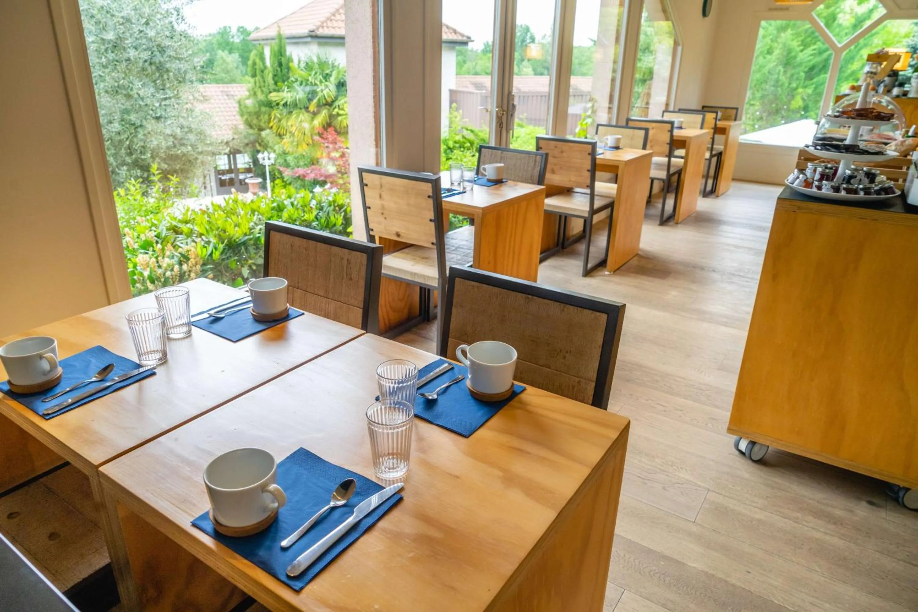 Breakfast in Best Western Bridge Hotel Lyon East