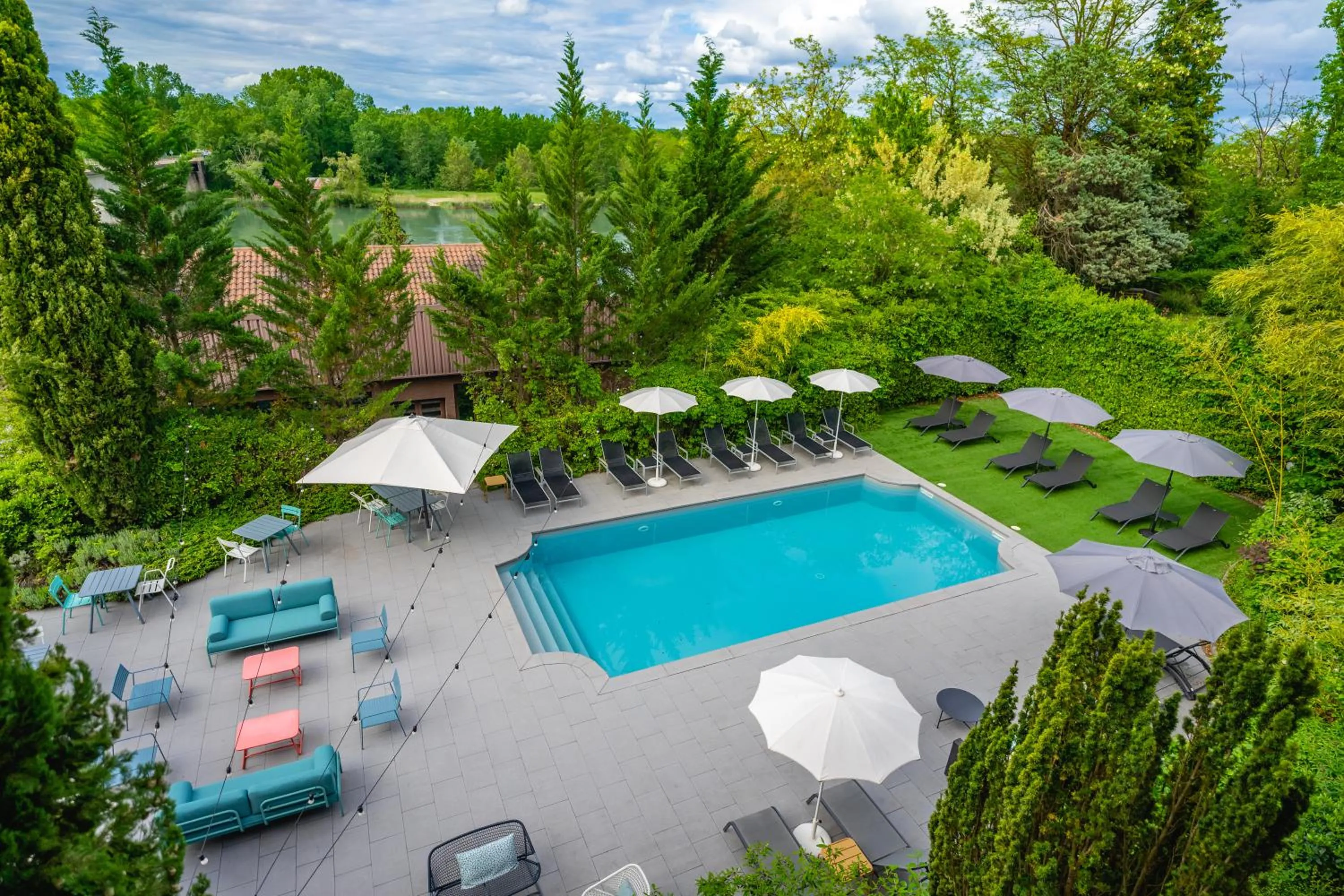 Natural landscape in Best Western Bridge Hotel Lyon East