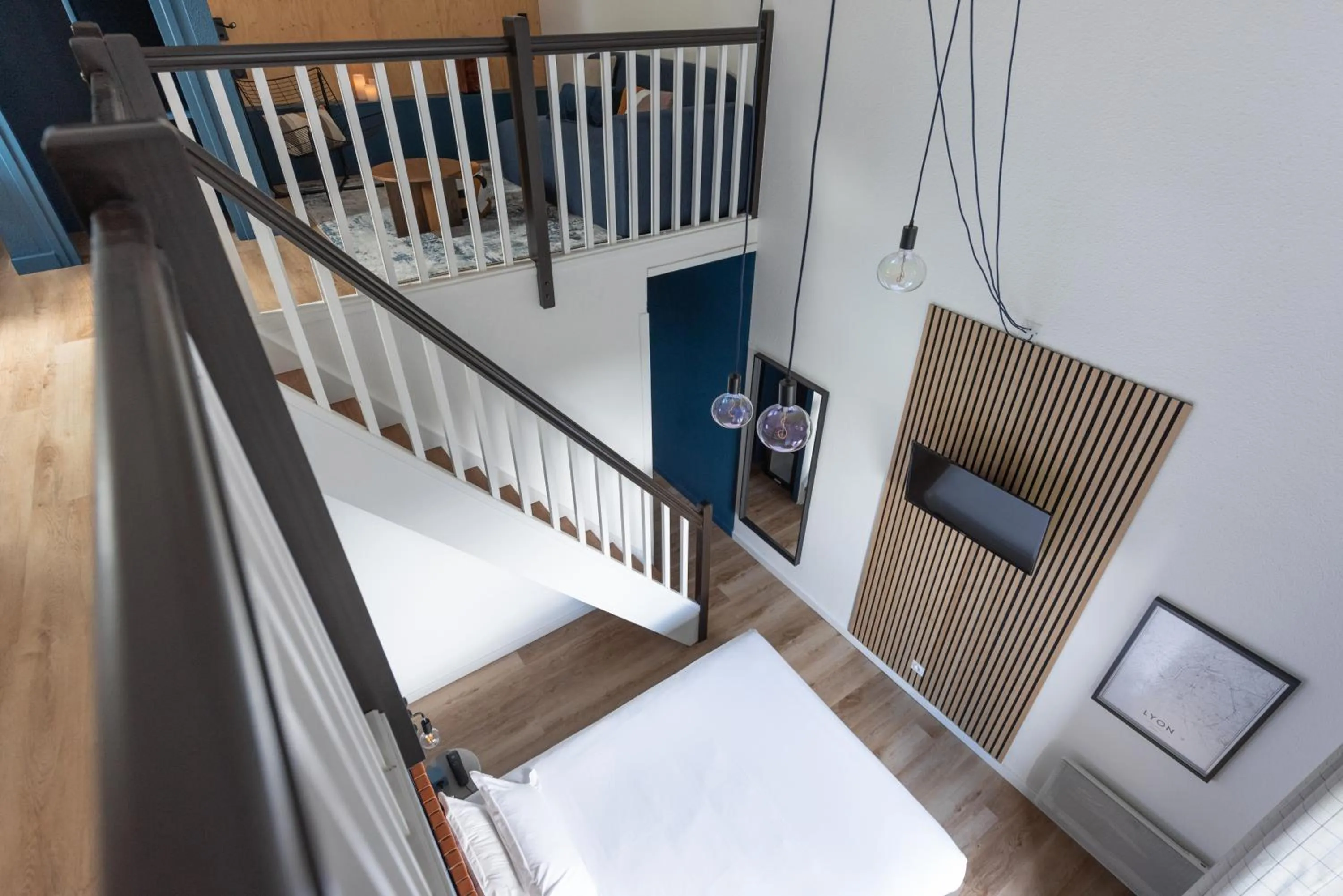 Bed in Best Western Bridge Hotel Lyon East