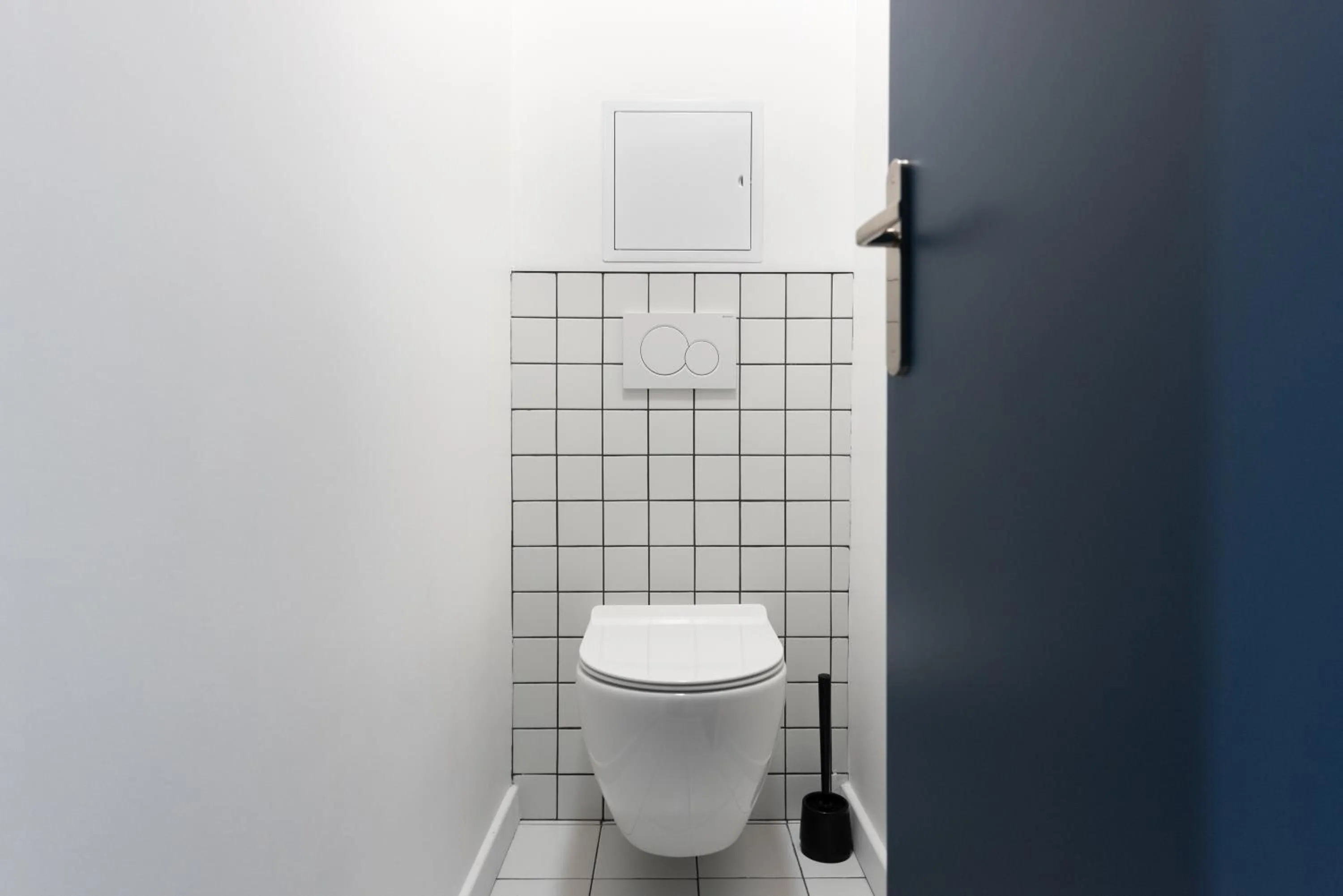 Toilet in Best Western Bridge Hotel Lyon East