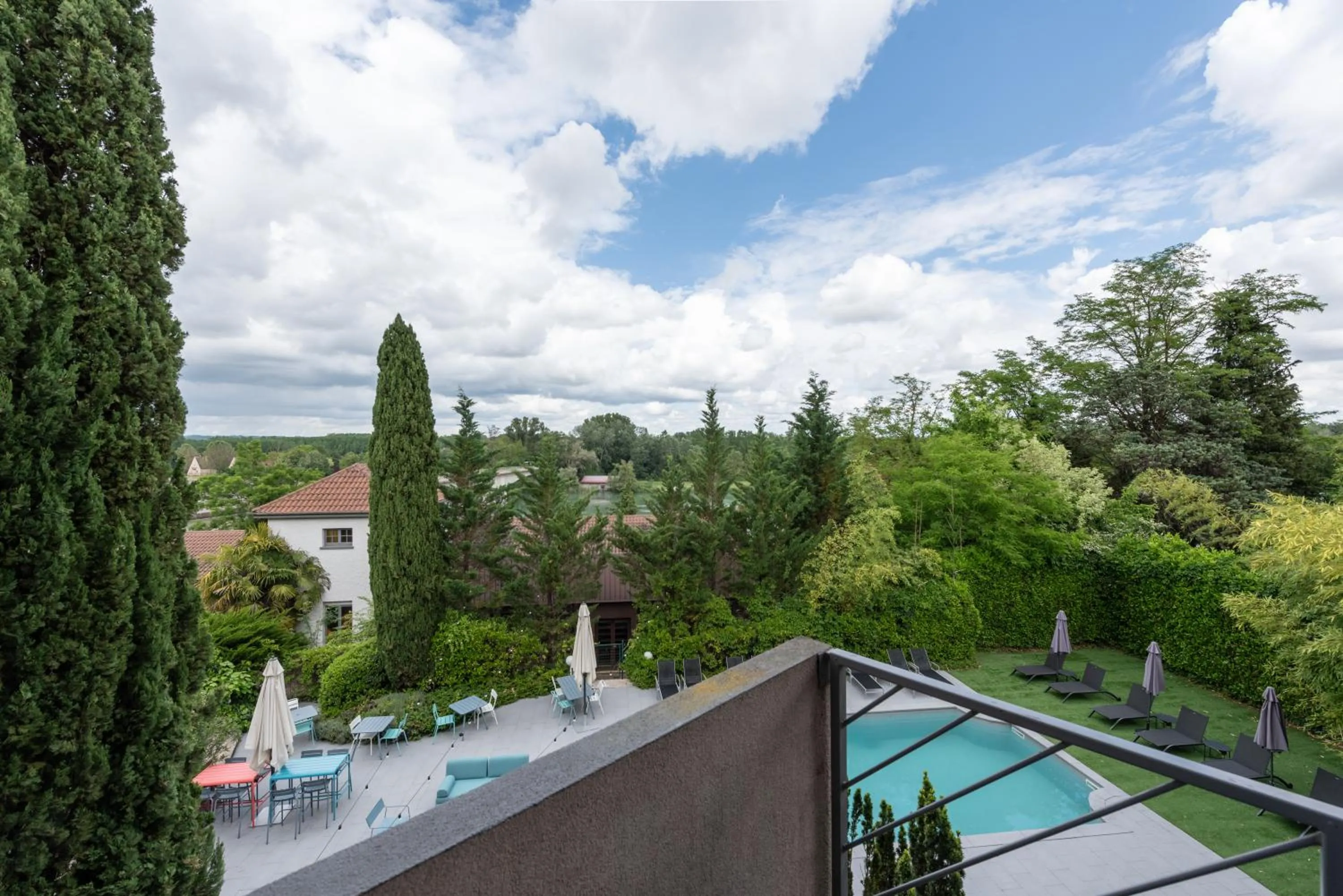 Garden in Best Western Bridge Hotel Lyon East