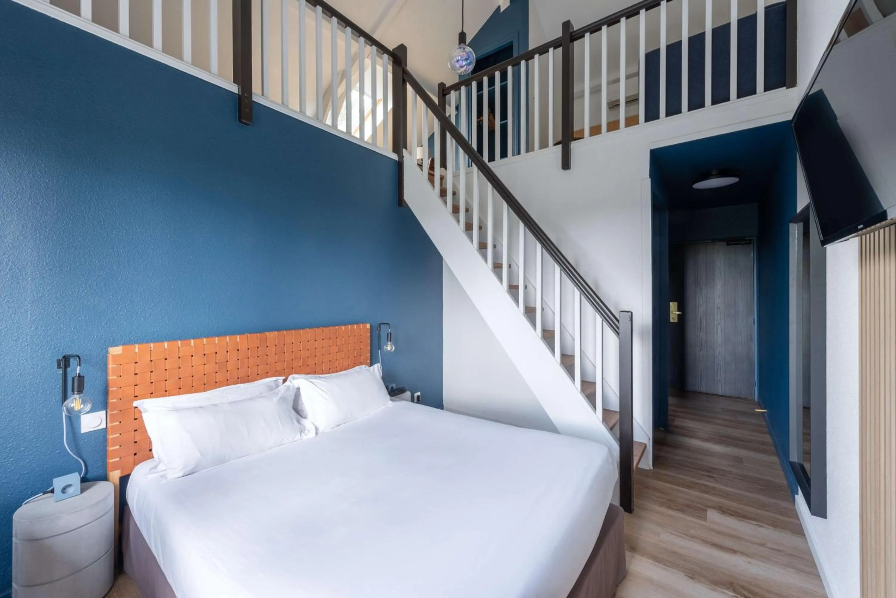 Photo of the whole room, Bed in Best Western Bridge Hotel Lyon East