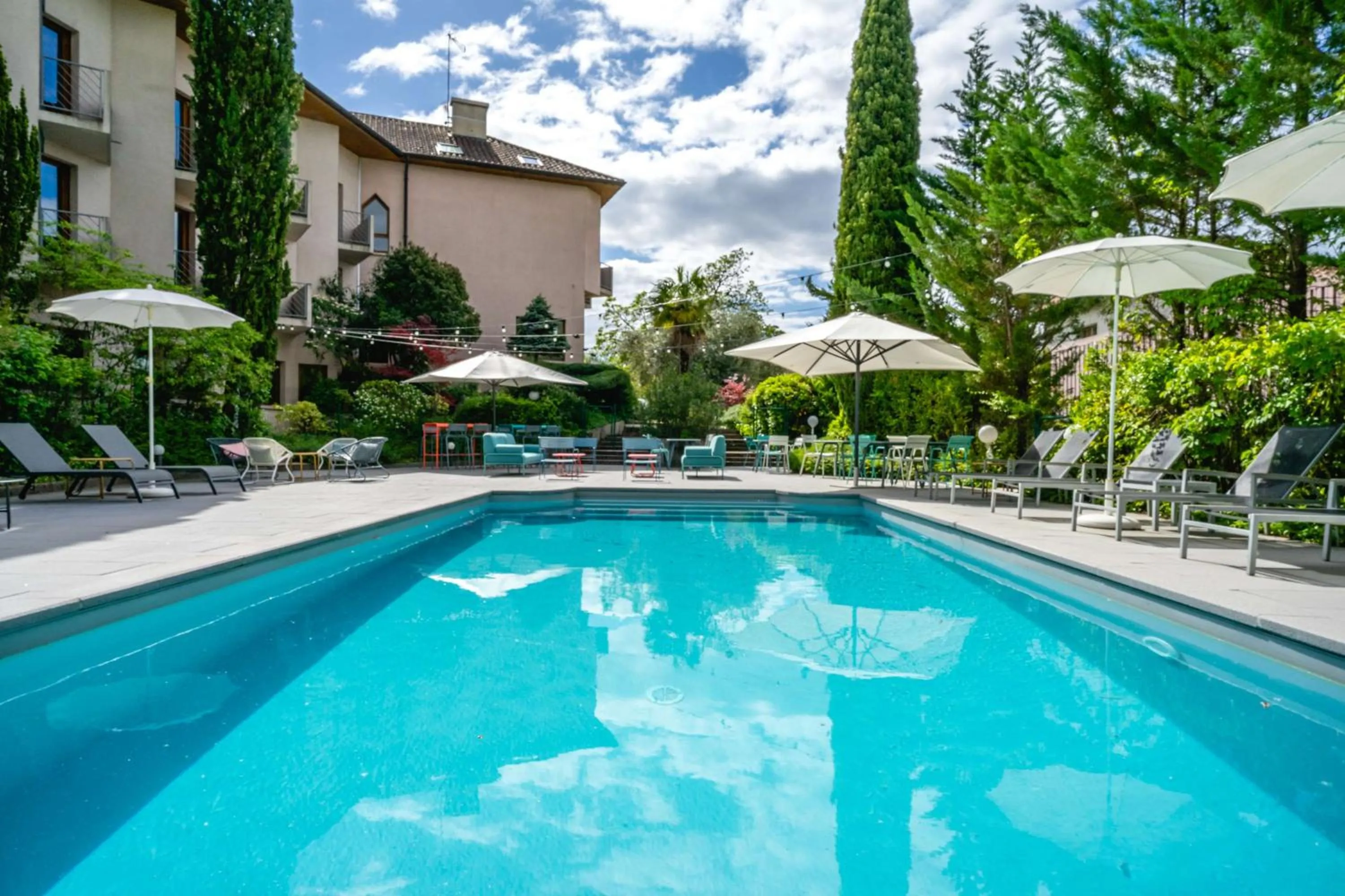 Pool view in Best Western Bridge Hotel Lyon East