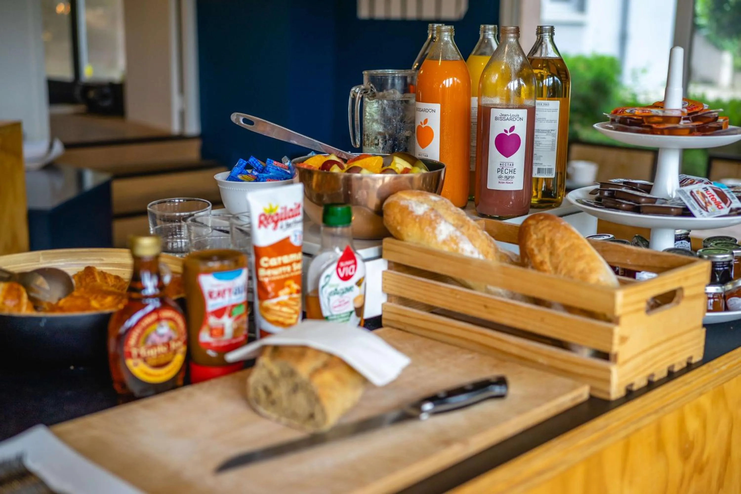 Food and drinks in Best Western Bridge Hotel Lyon East