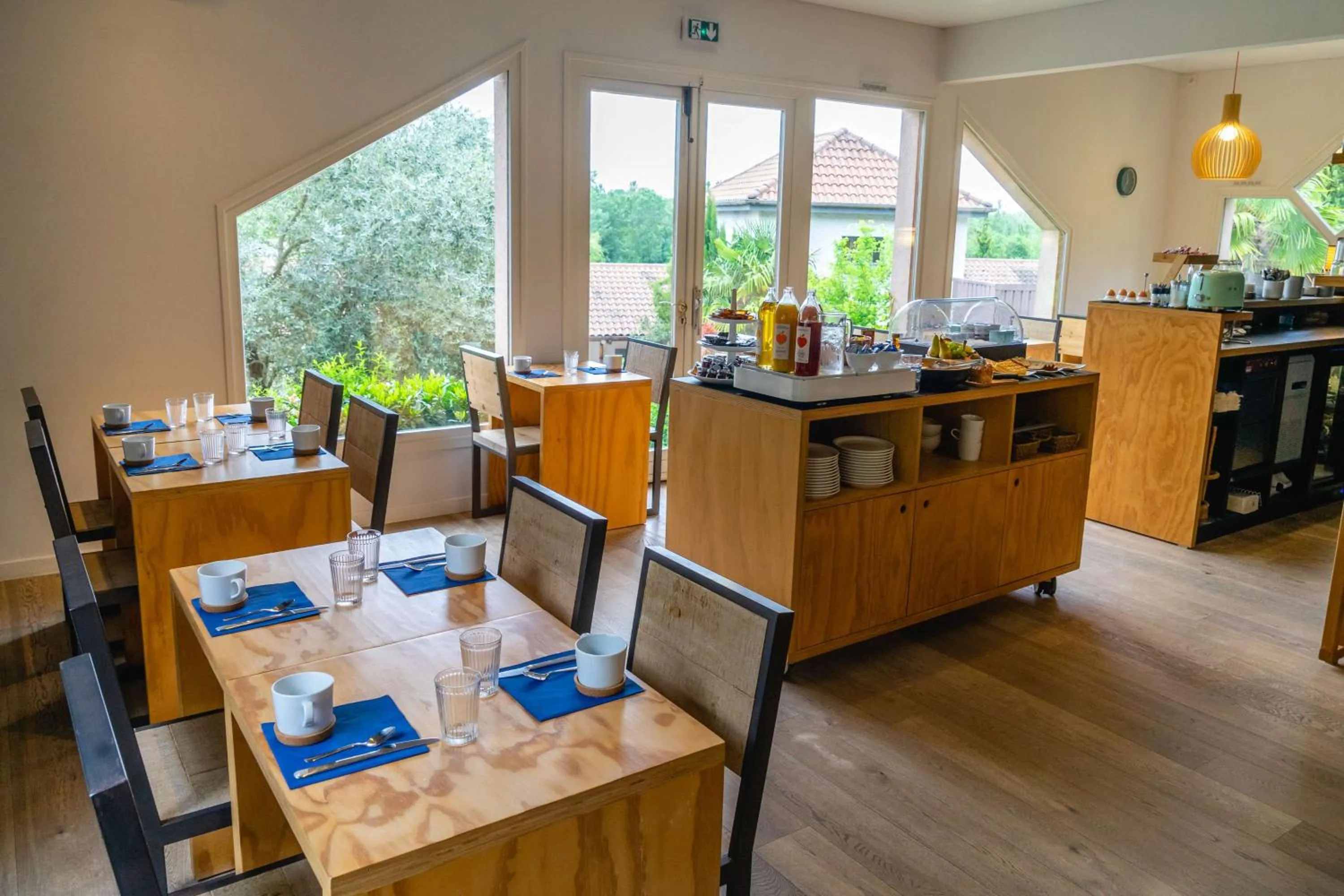 Breakfast in Best Western Bridge Hotel Lyon East