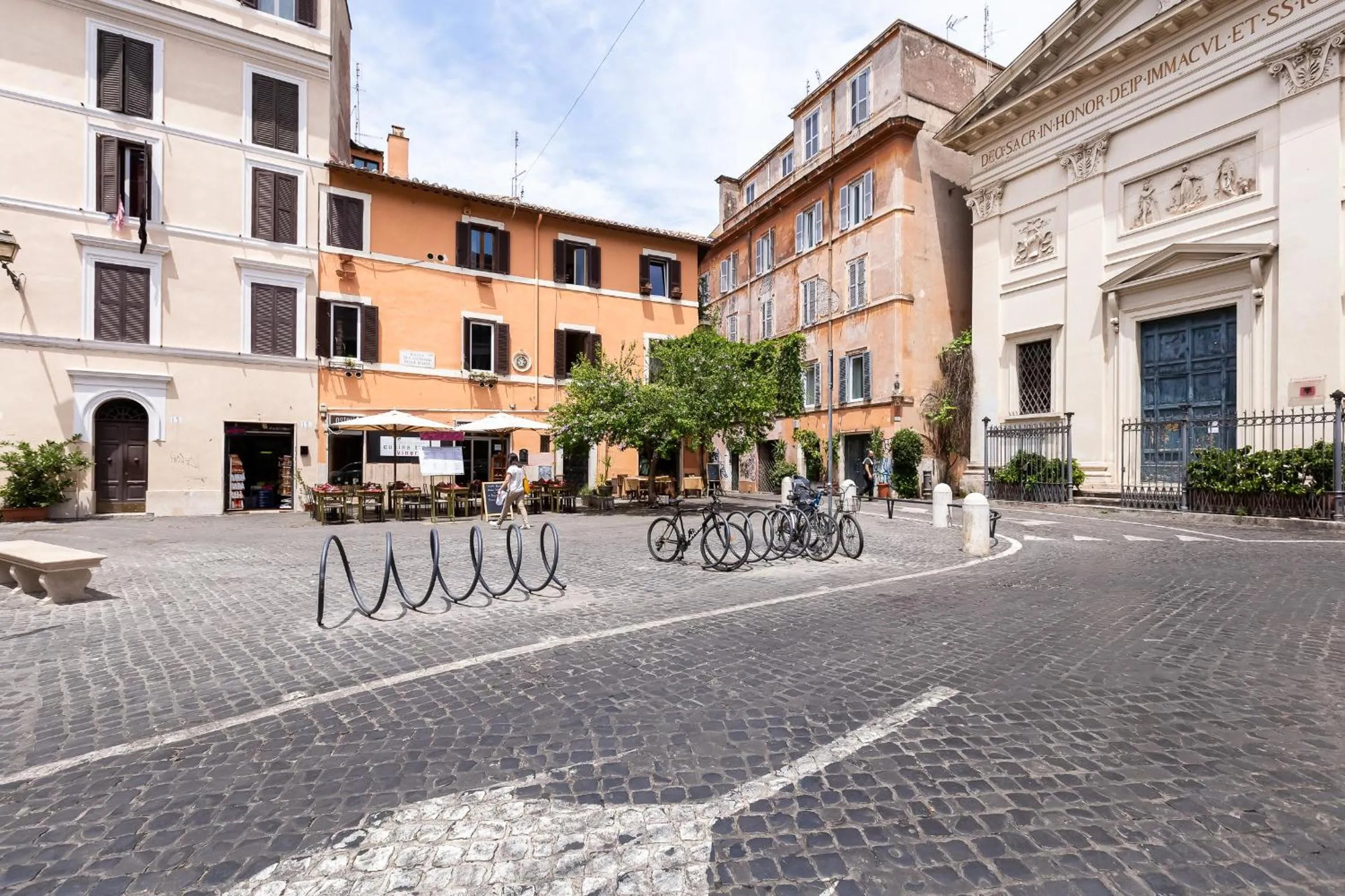 Neighbourhood in Tankara Suite