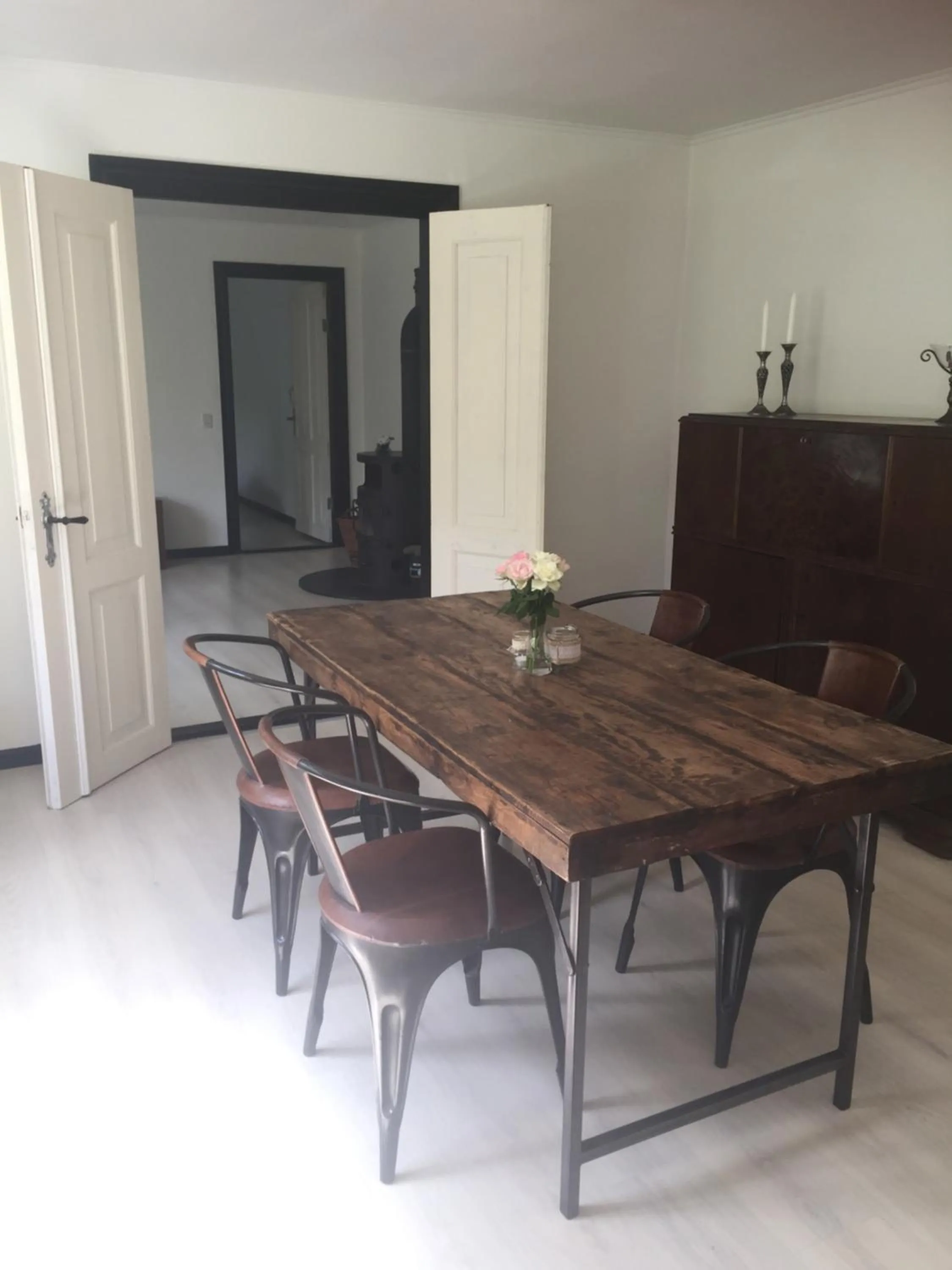 Communal lounge/ TV room in Nilles bed & breakfast