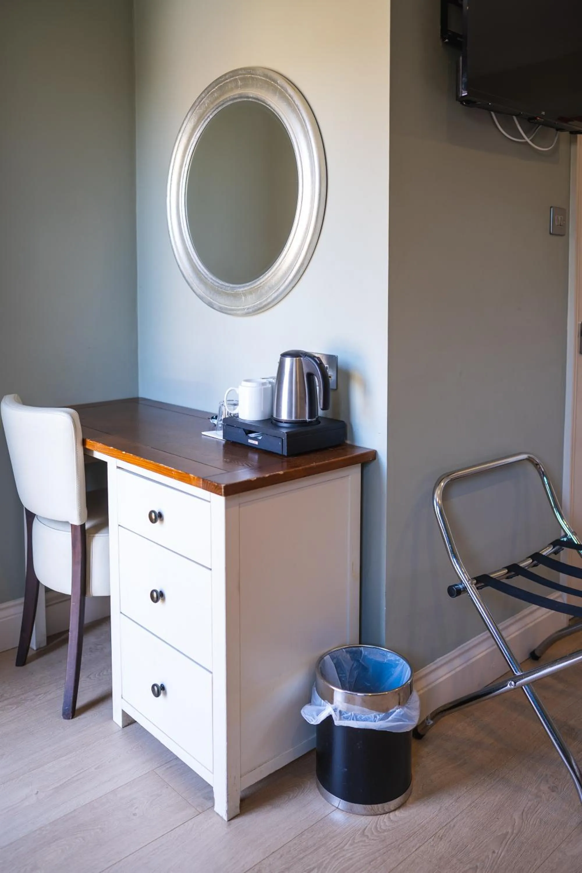 Bedroom in The Oyster Smack