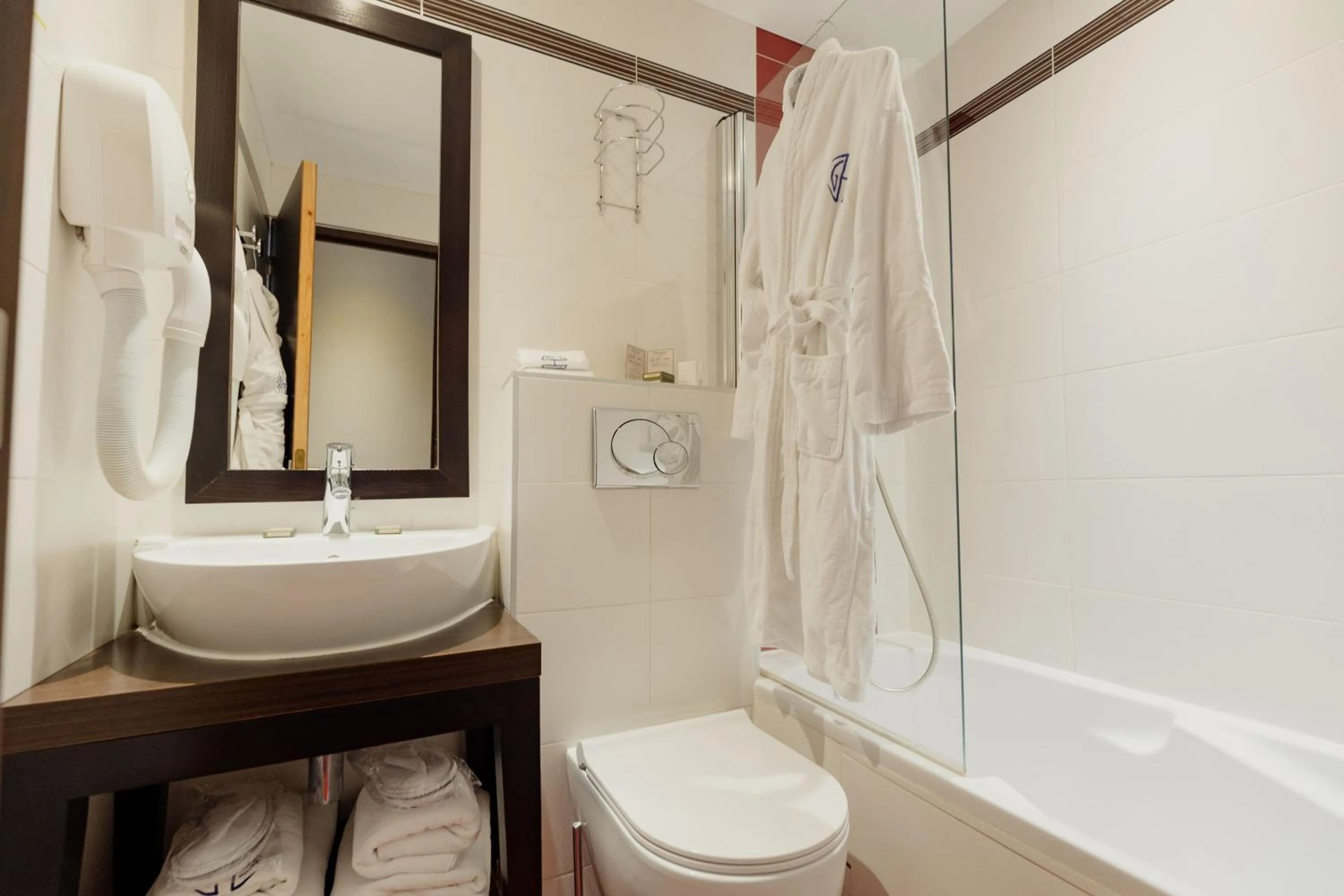 Bathroom in Grand Hotel Francais