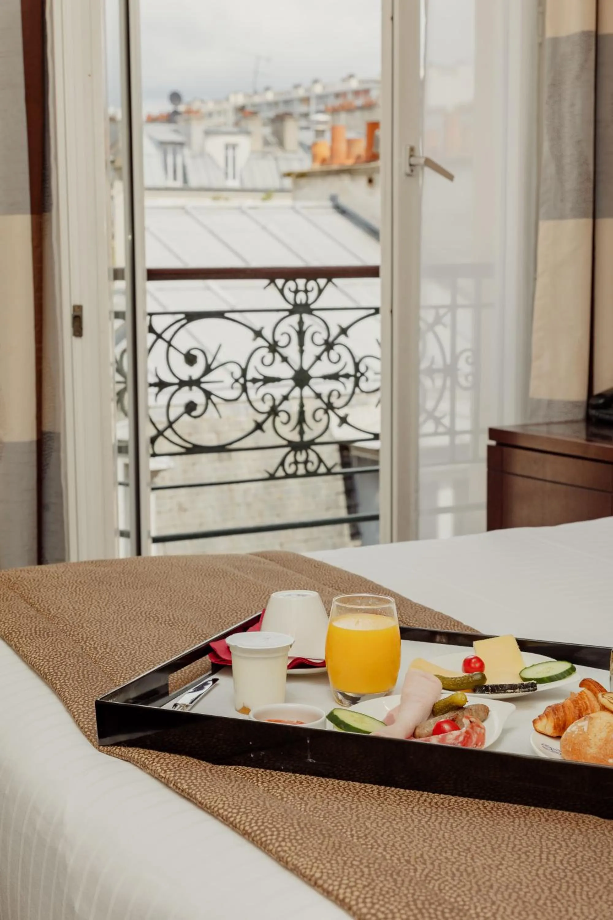 Breakfast in Grand Hotel Francais