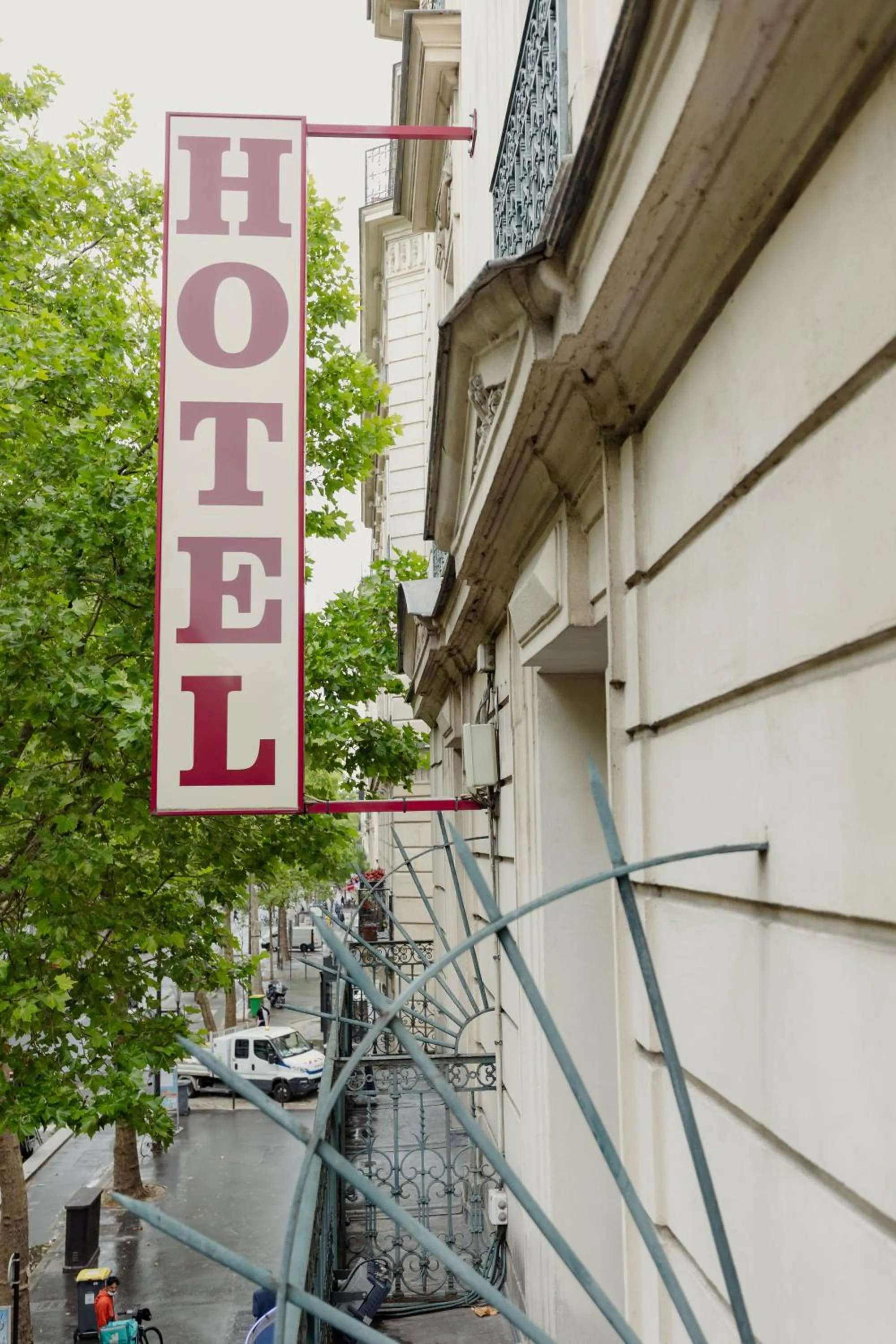 Facade/entrance in Grand Hotel Francais