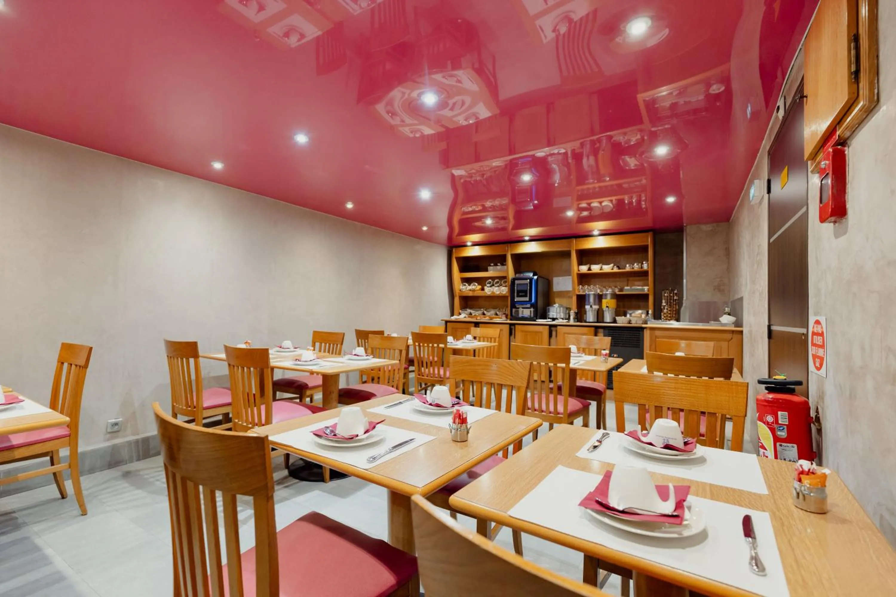 Breakfast in Grand Hotel Francais