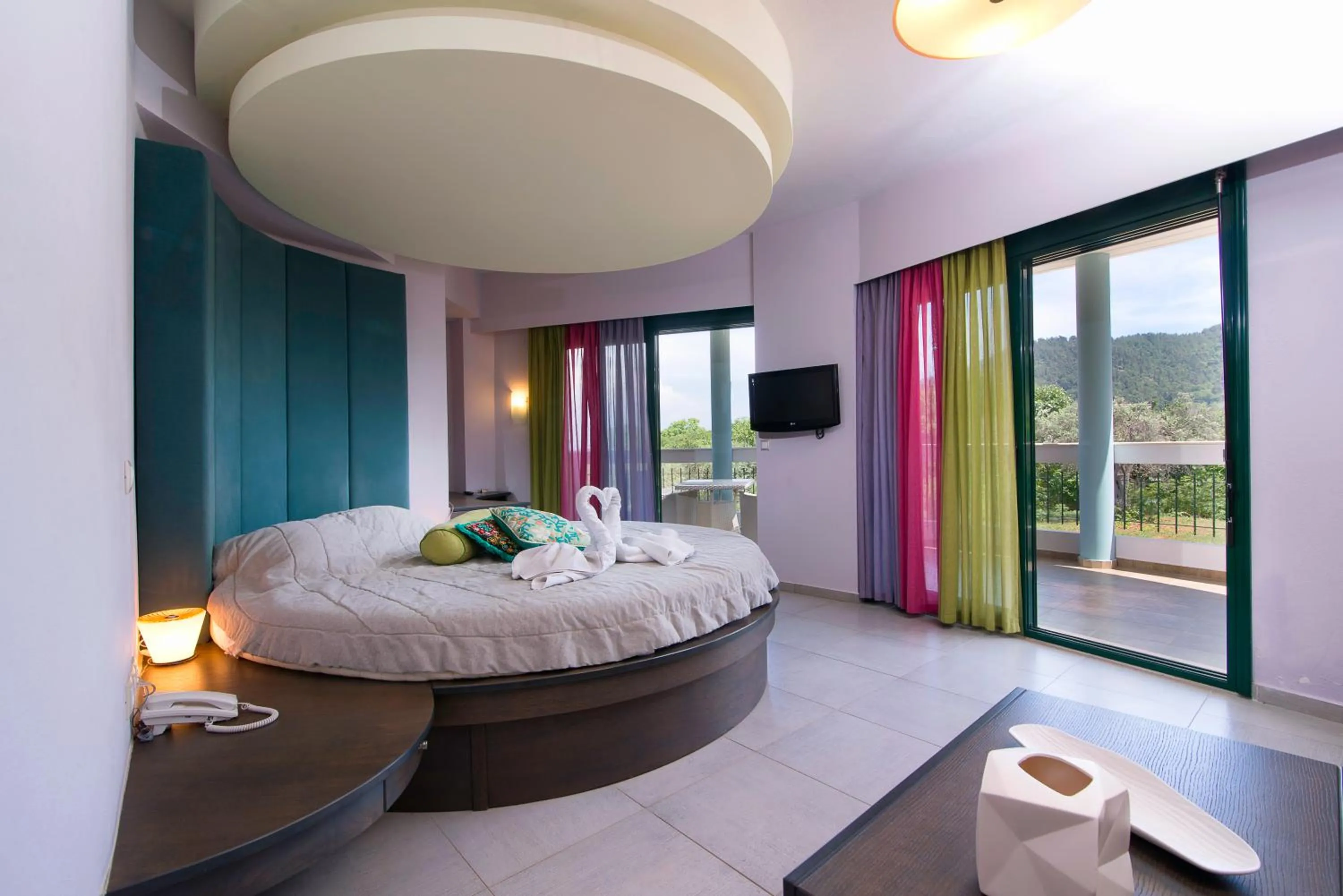 Balcony/Terrace, Bed in Ocean Beach Hotel