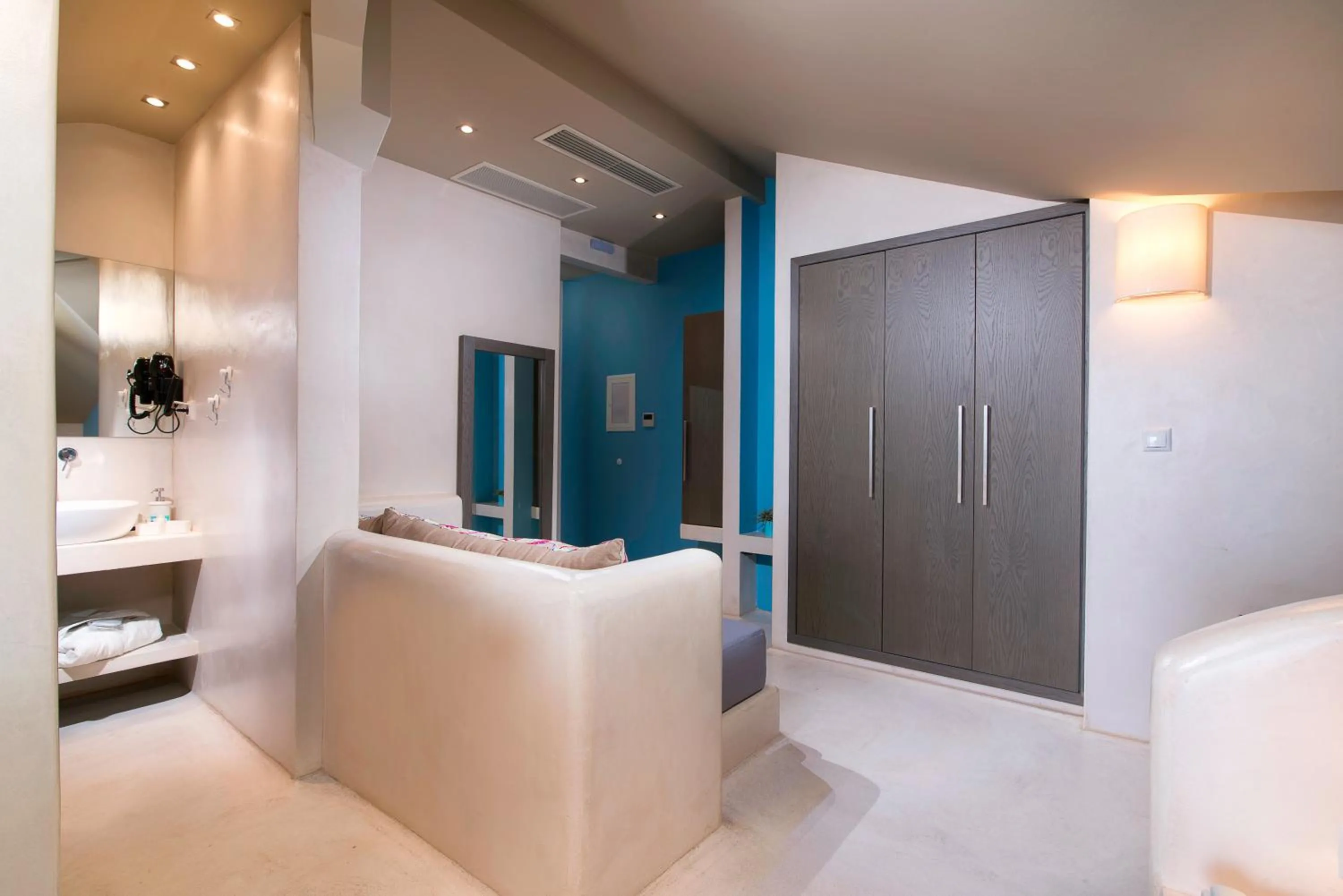 Bed in Ocean Beach Hotel