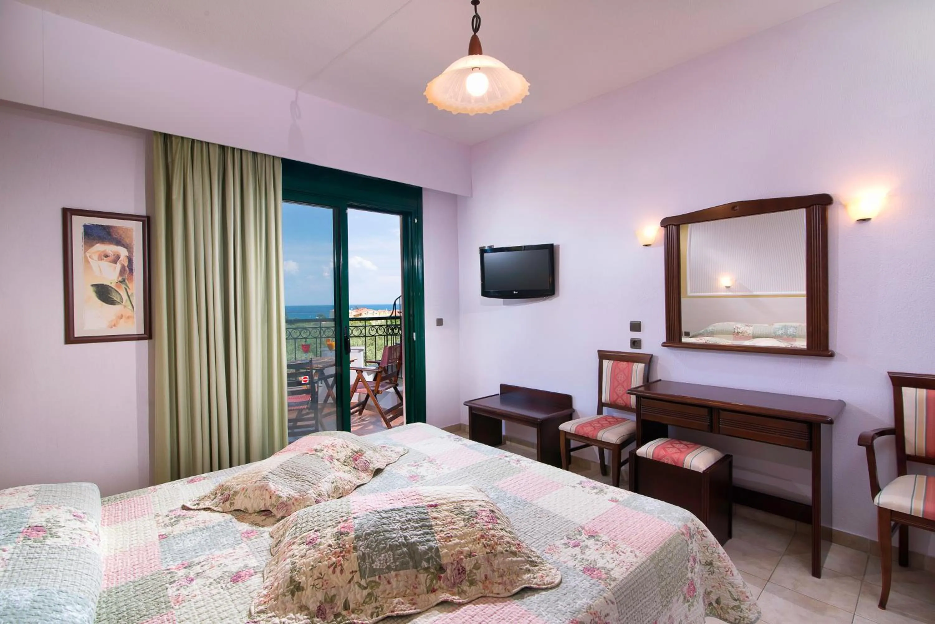 Balcony/Terrace, Bed in Ocean Beach Hotel