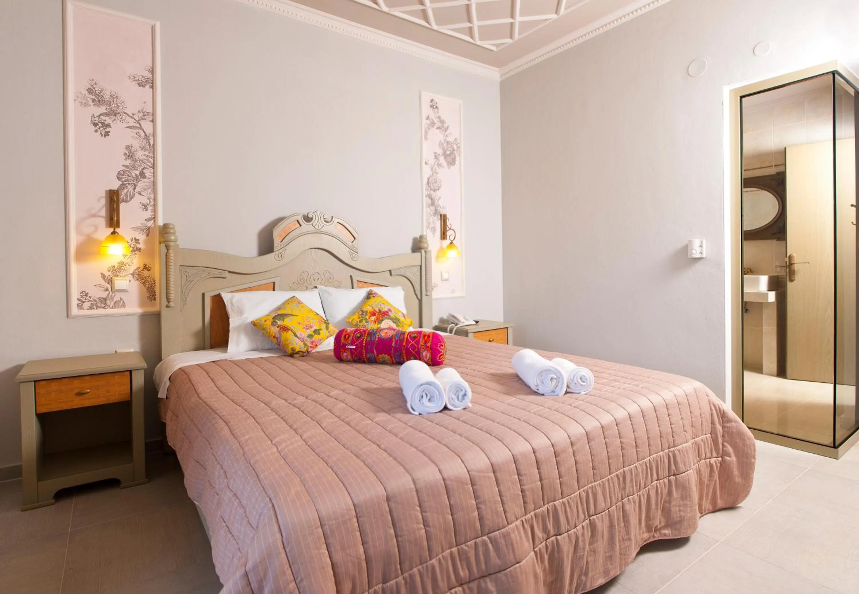 Bedroom, Bed in Ocean Beach Hotel