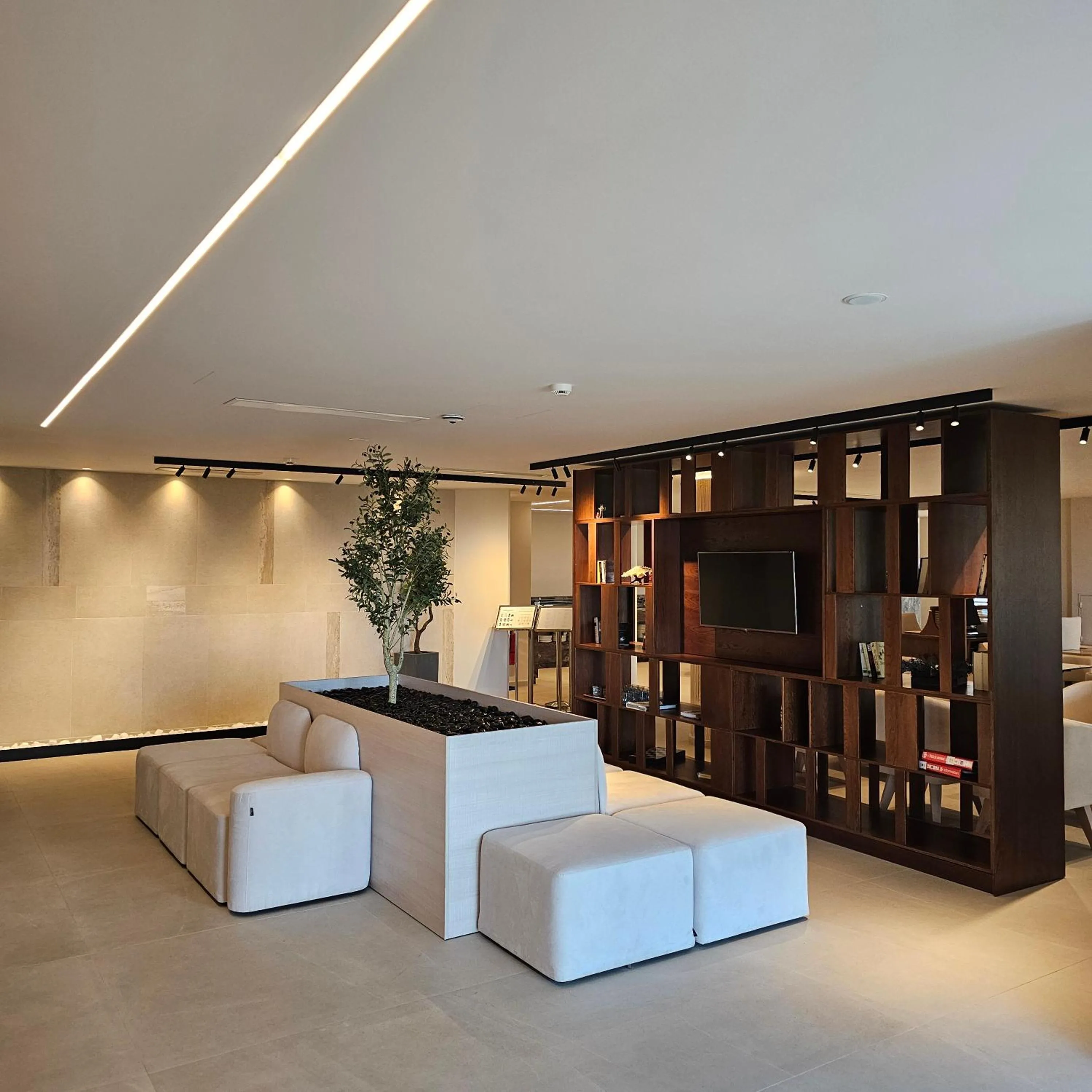 Library in Ocean Beach Hotel