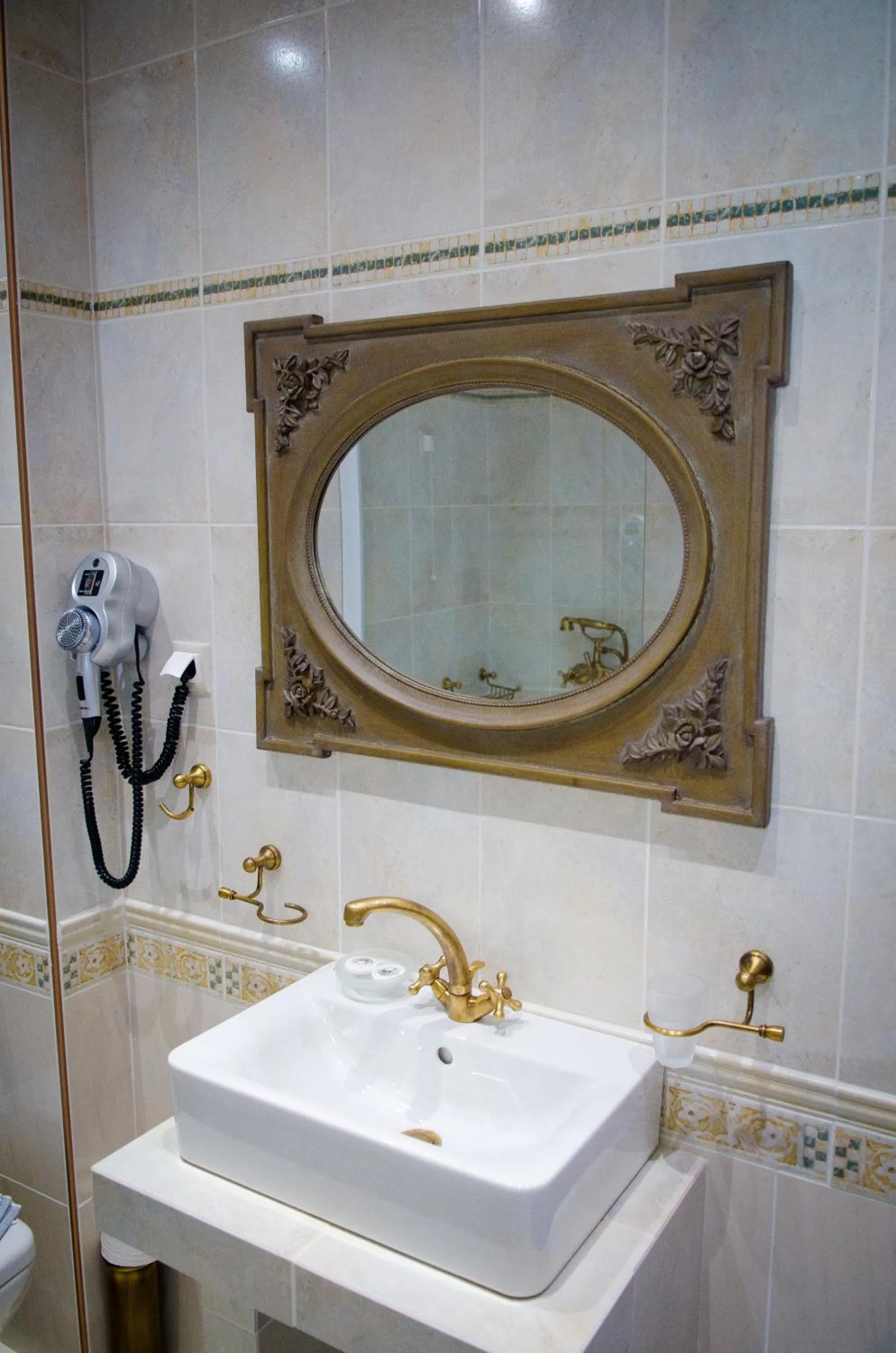 Bathroom in Ocean Beach Hotel