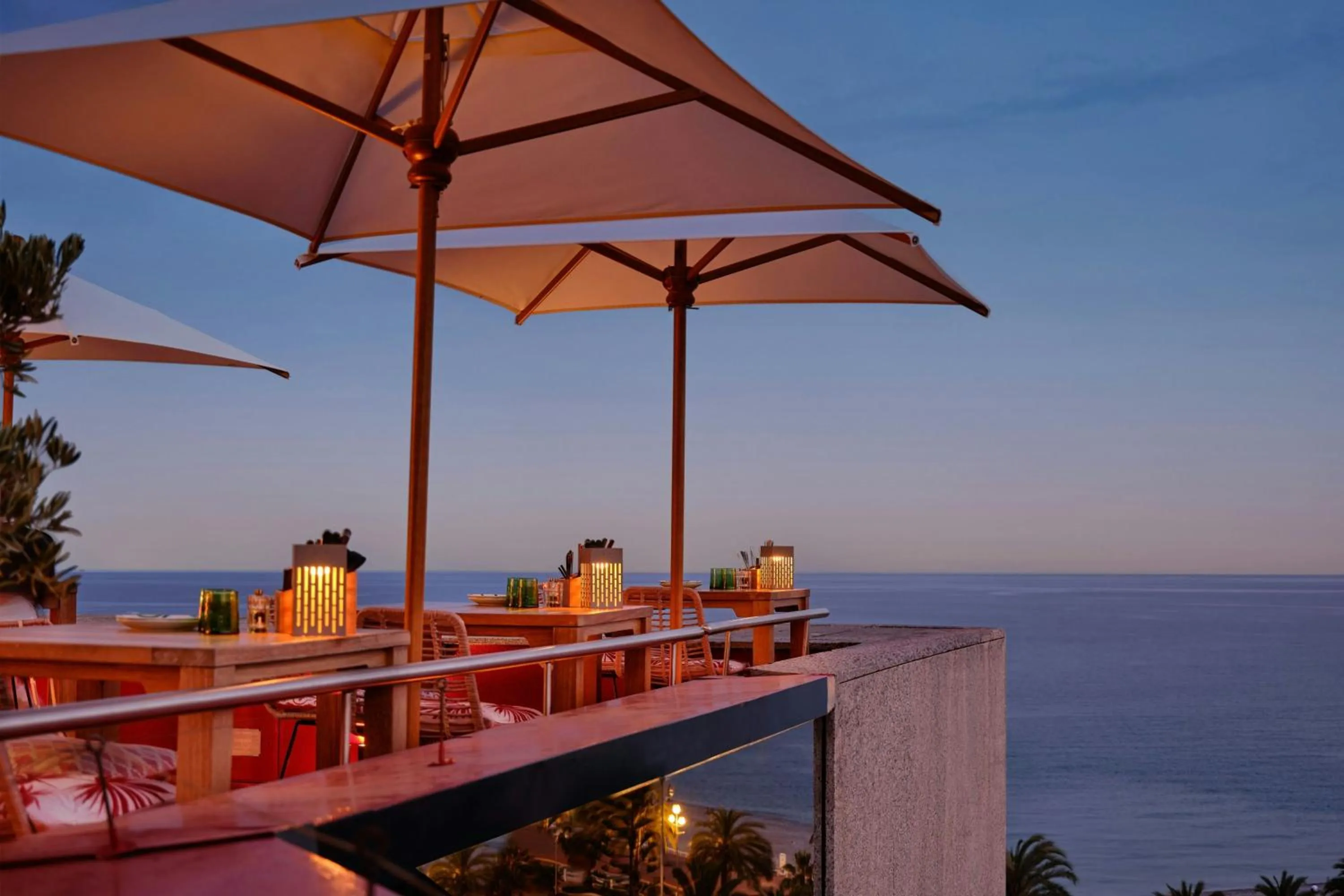 Restaurant/places to eat in AC Hotel by Marriott Nice