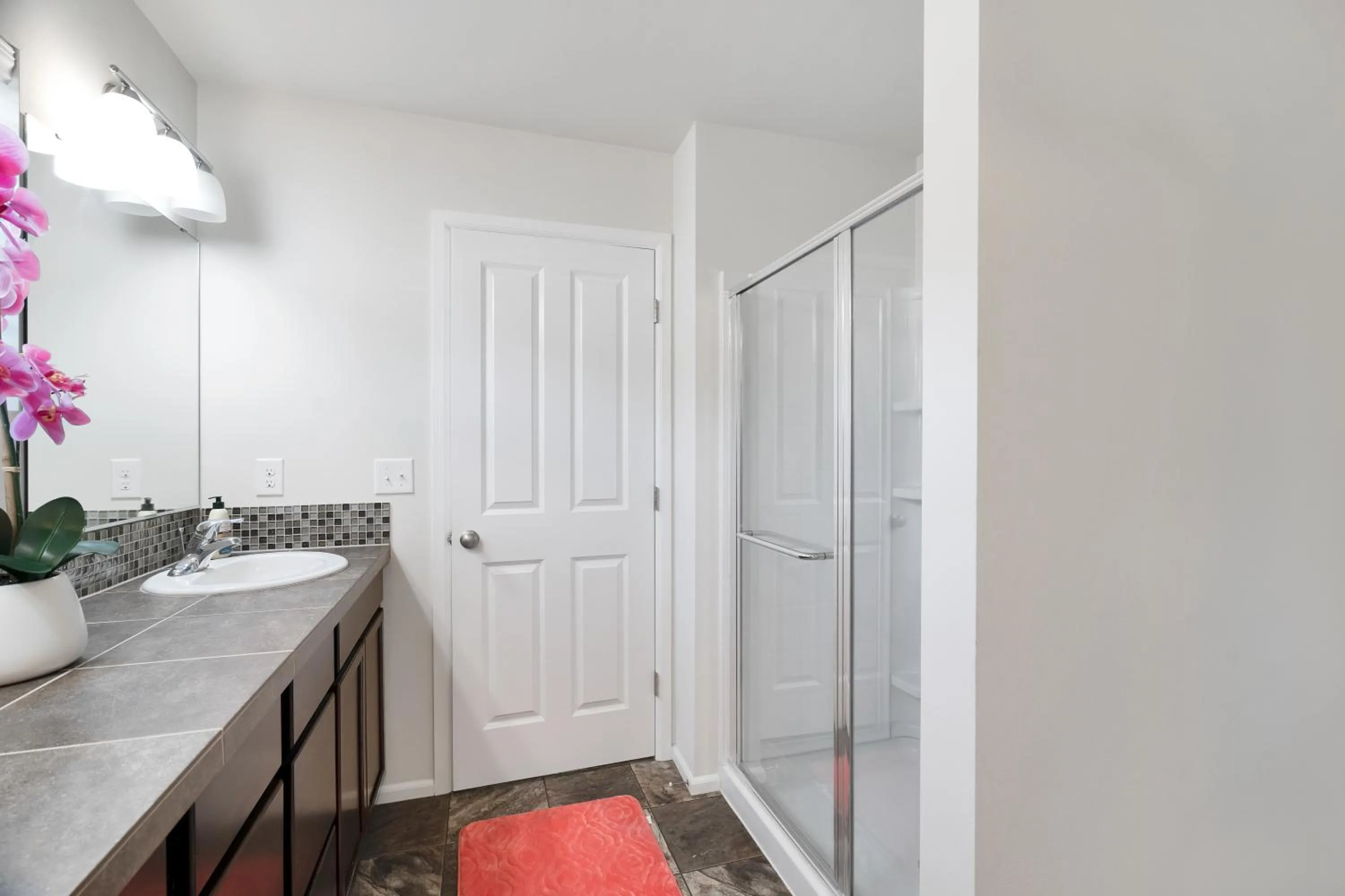 Bathroom in Terra House Tacoma - EV Power Station, Crib, Stroller, High Chair