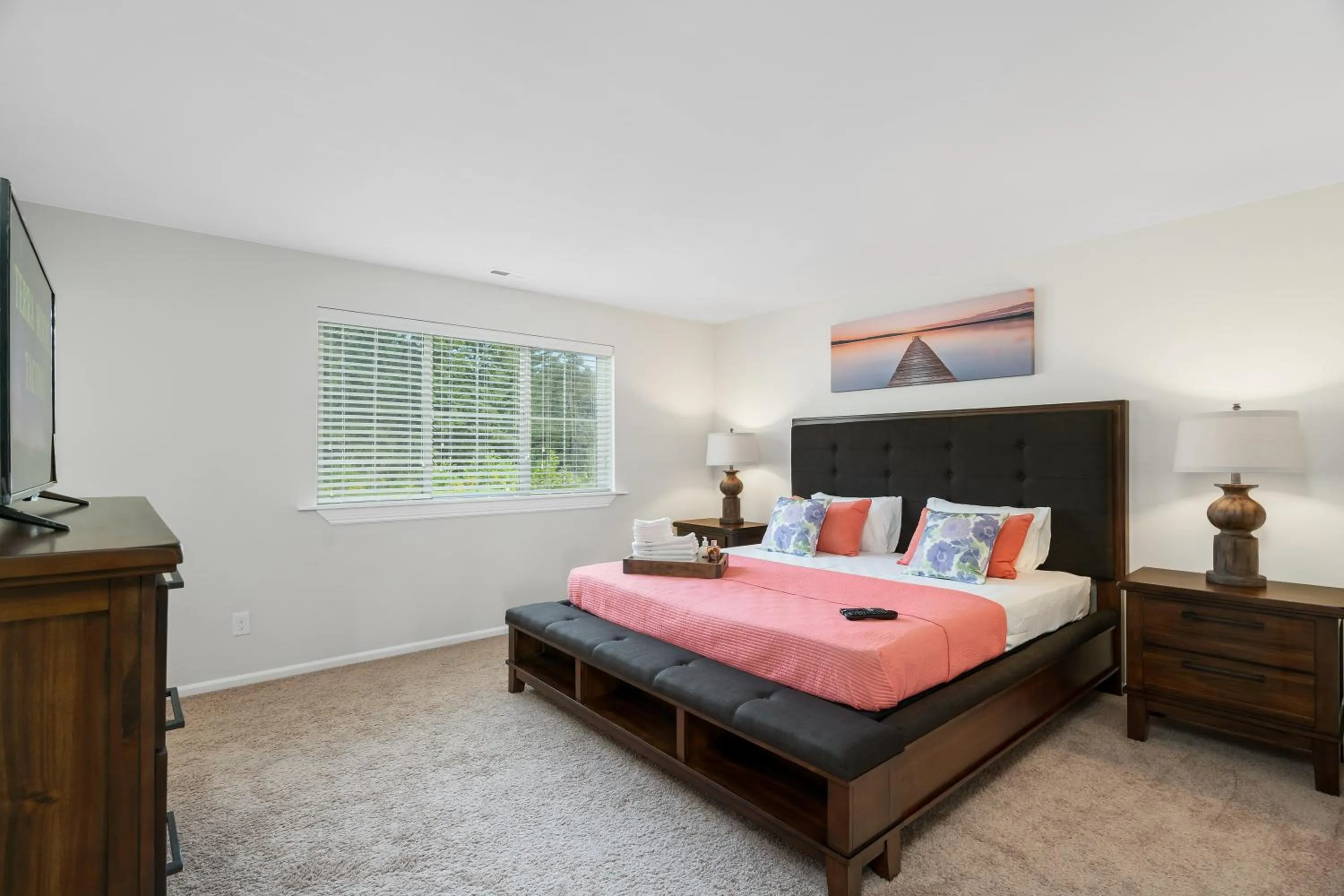 Bedroom, Bed in Terra House Tacoma - EV Power Station, Crib, Stroller, High Chair