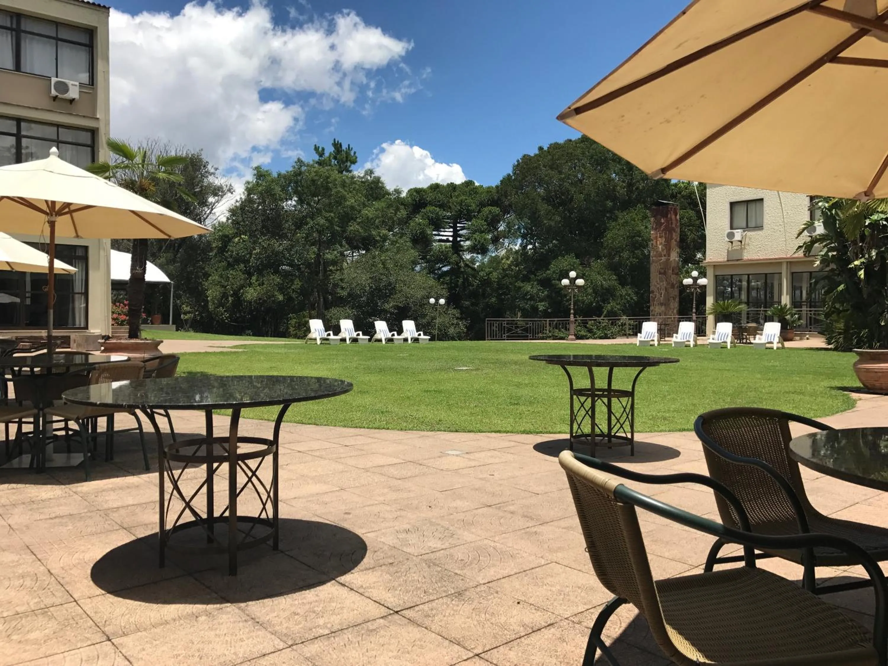 Restaurant/places to eat in Samuara Hotel Caxias do Sul