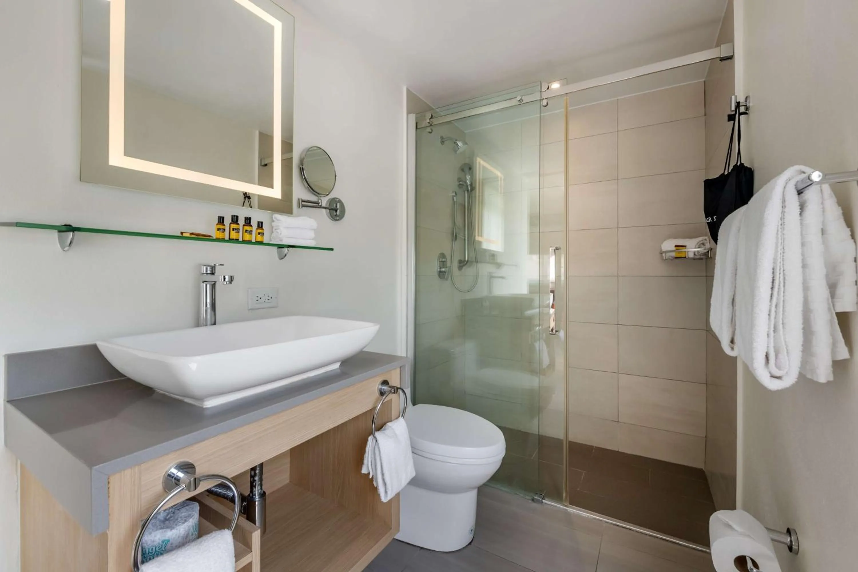 Shower in Condado Palm Inn San Juan, Tapestry Collection by Hilton