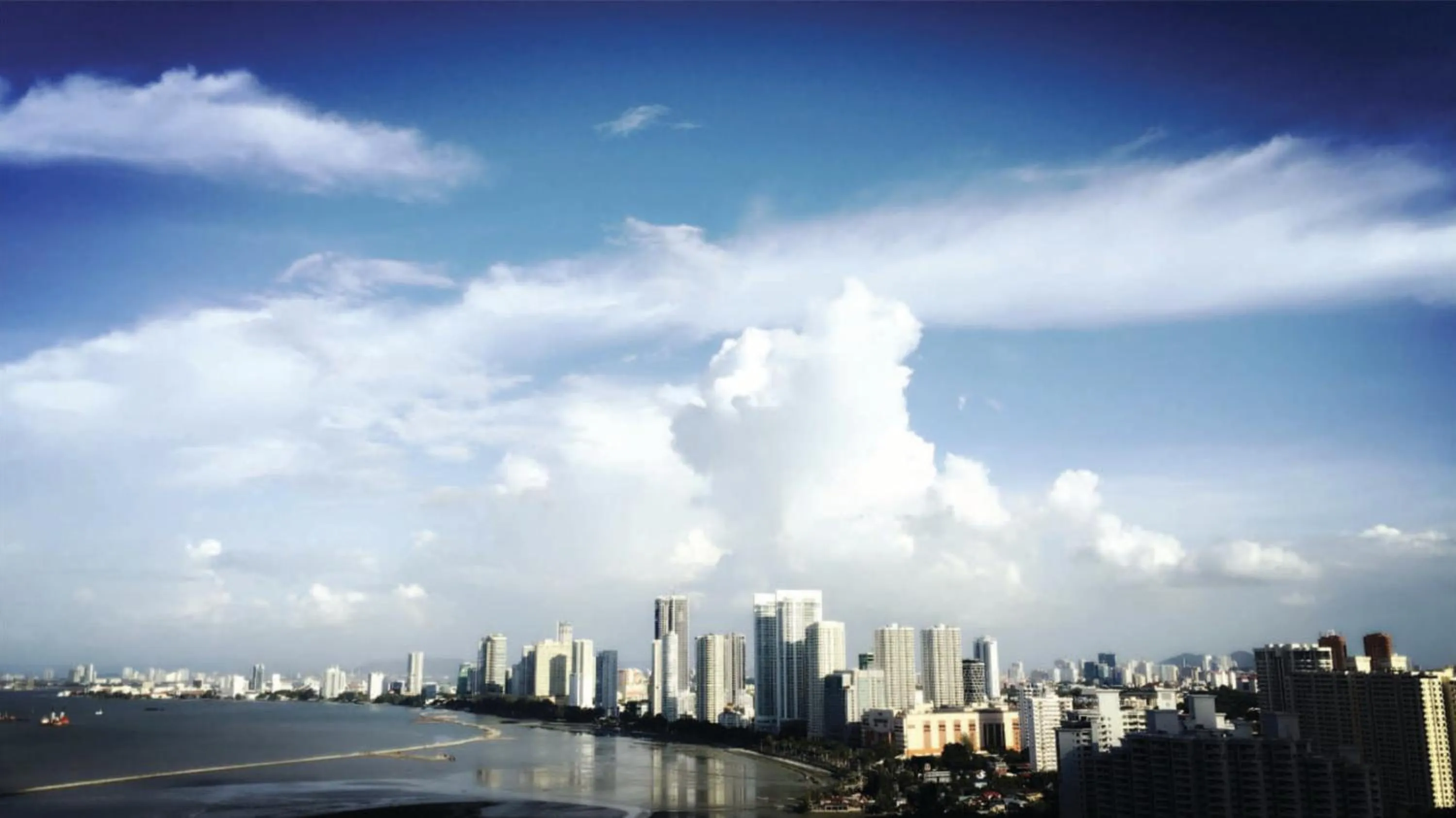City view in The Landmark Condo, by Sanguine