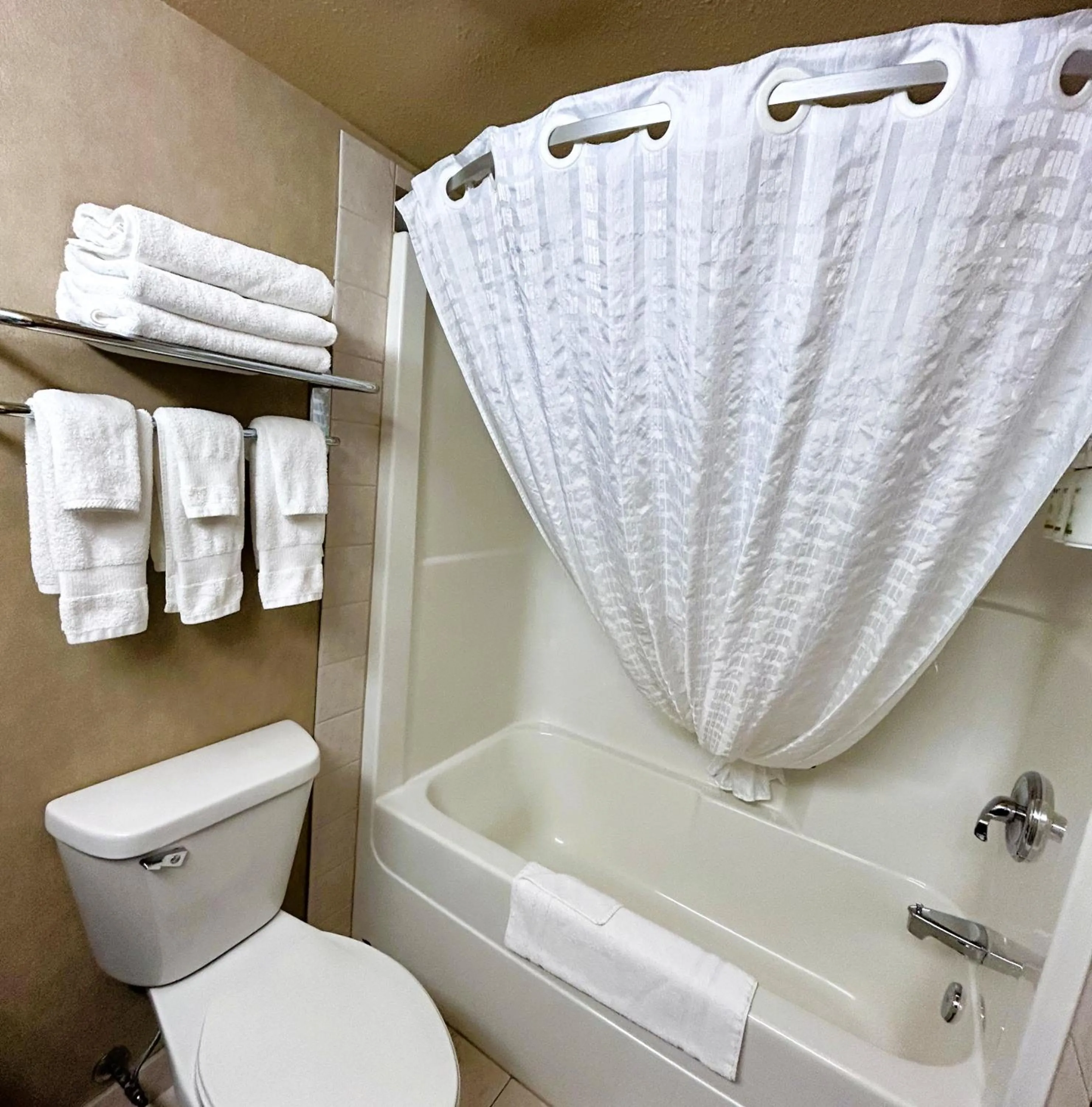 Bathroom in Canalta Brooks