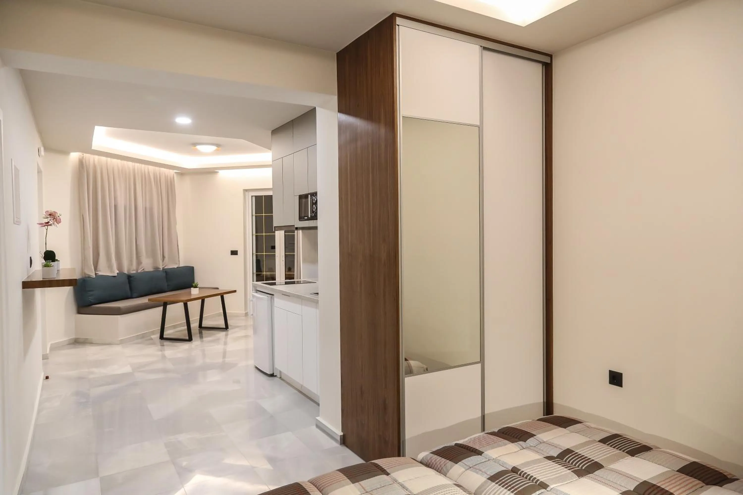 wardrobe, Bed in Heaven Apartments