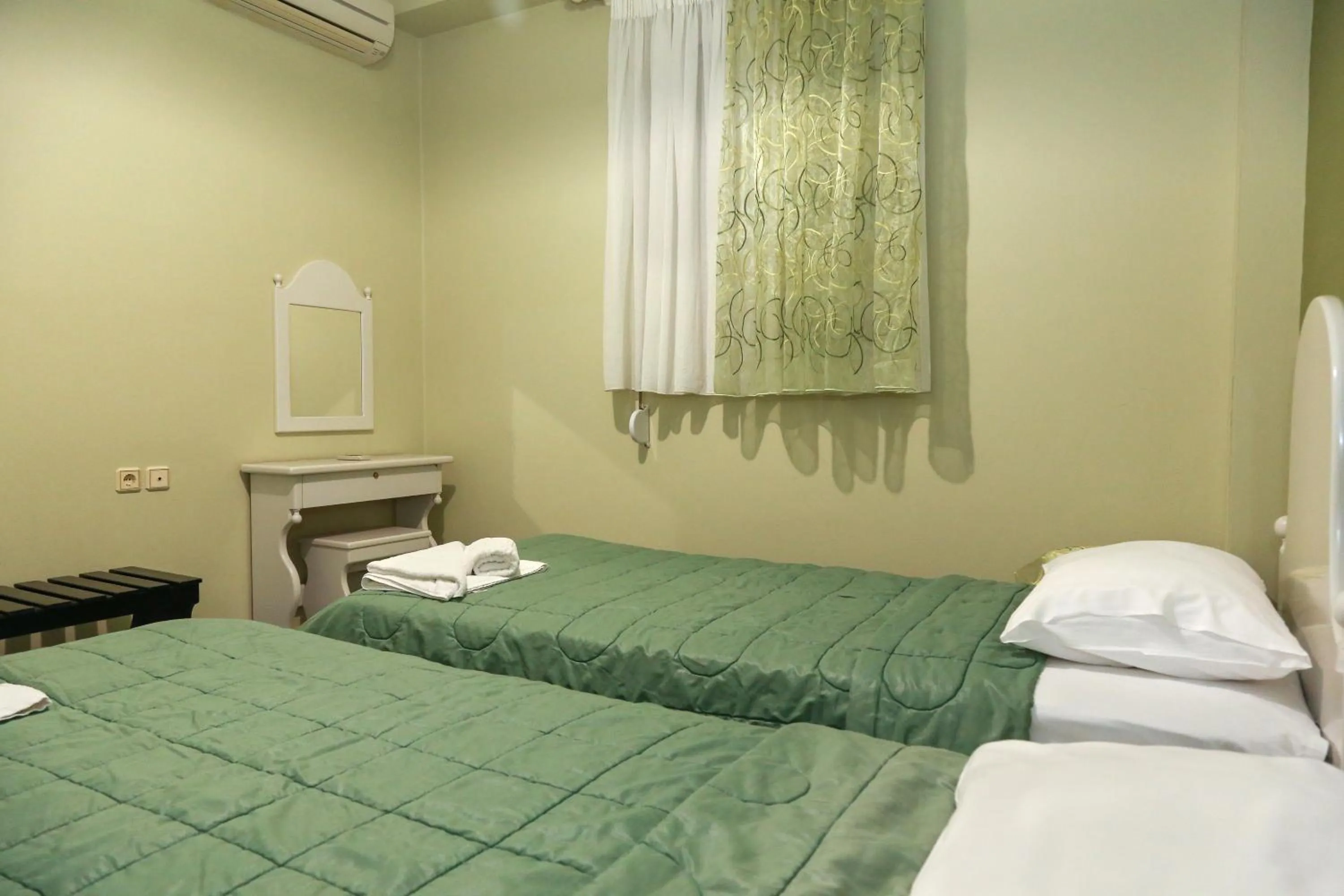 Bedroom, Bed in Heaven Apartments