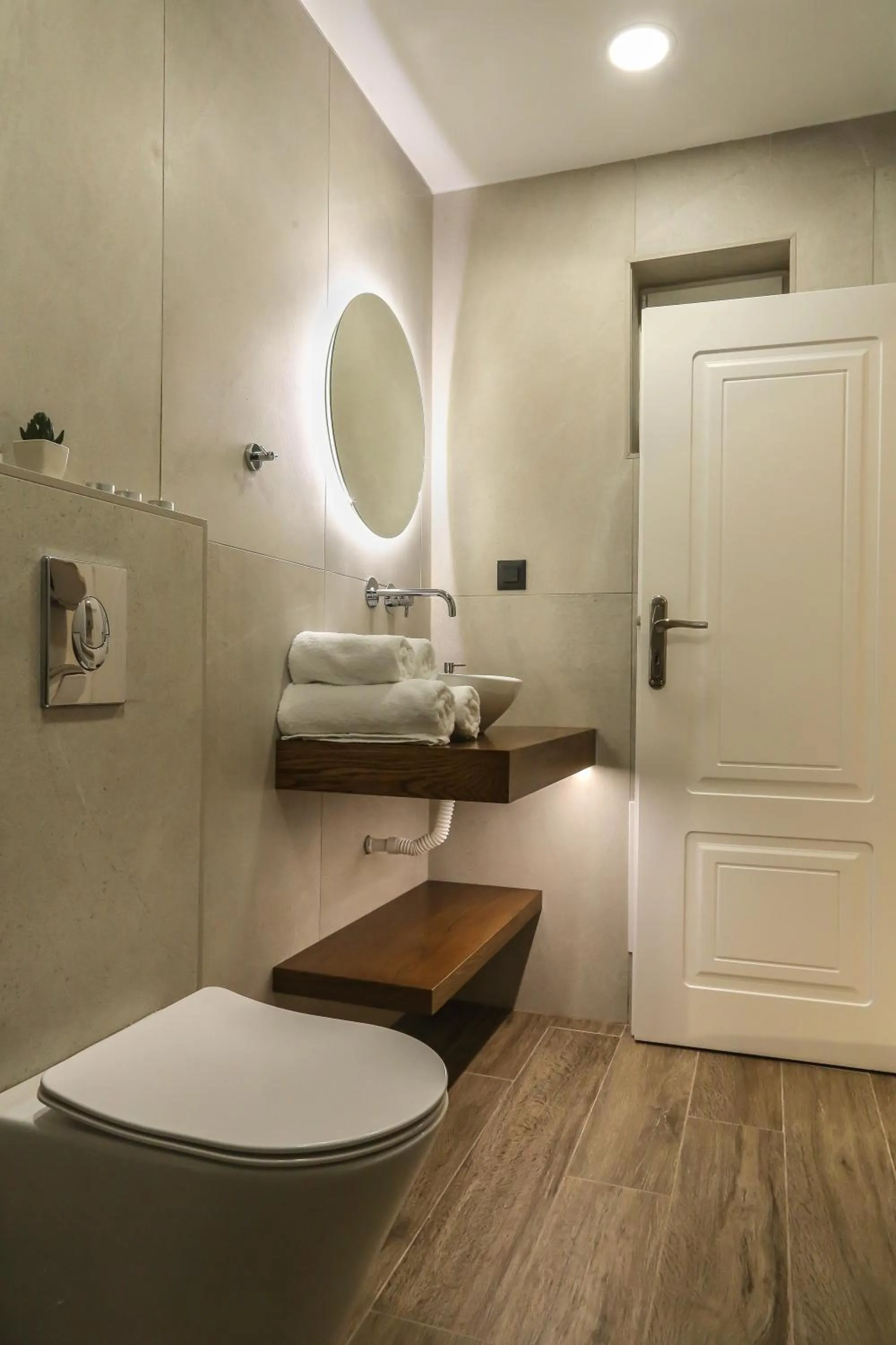 Toilet in Heaven Apartments