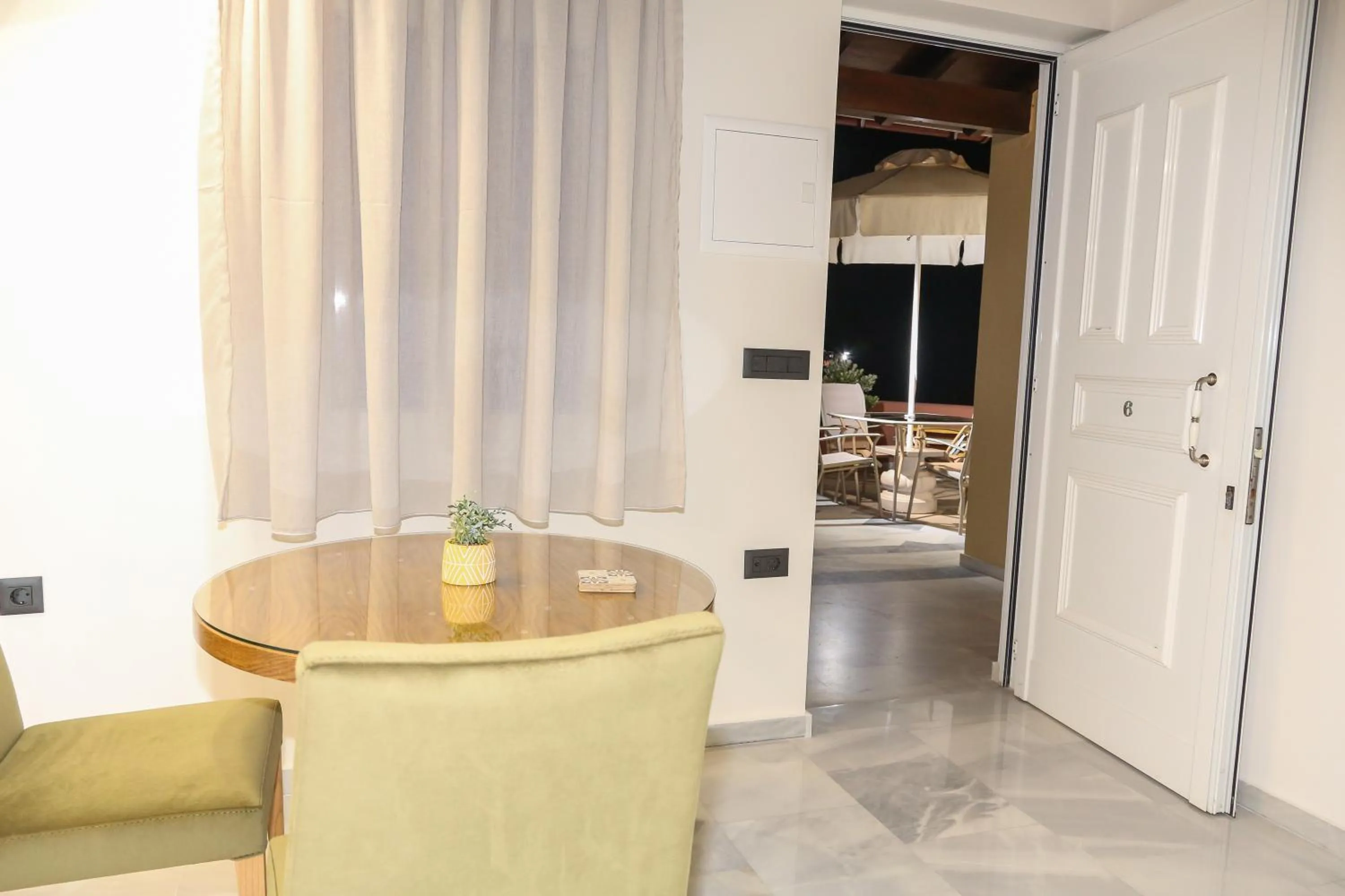 Photo of the whole room in Heaven Apartments