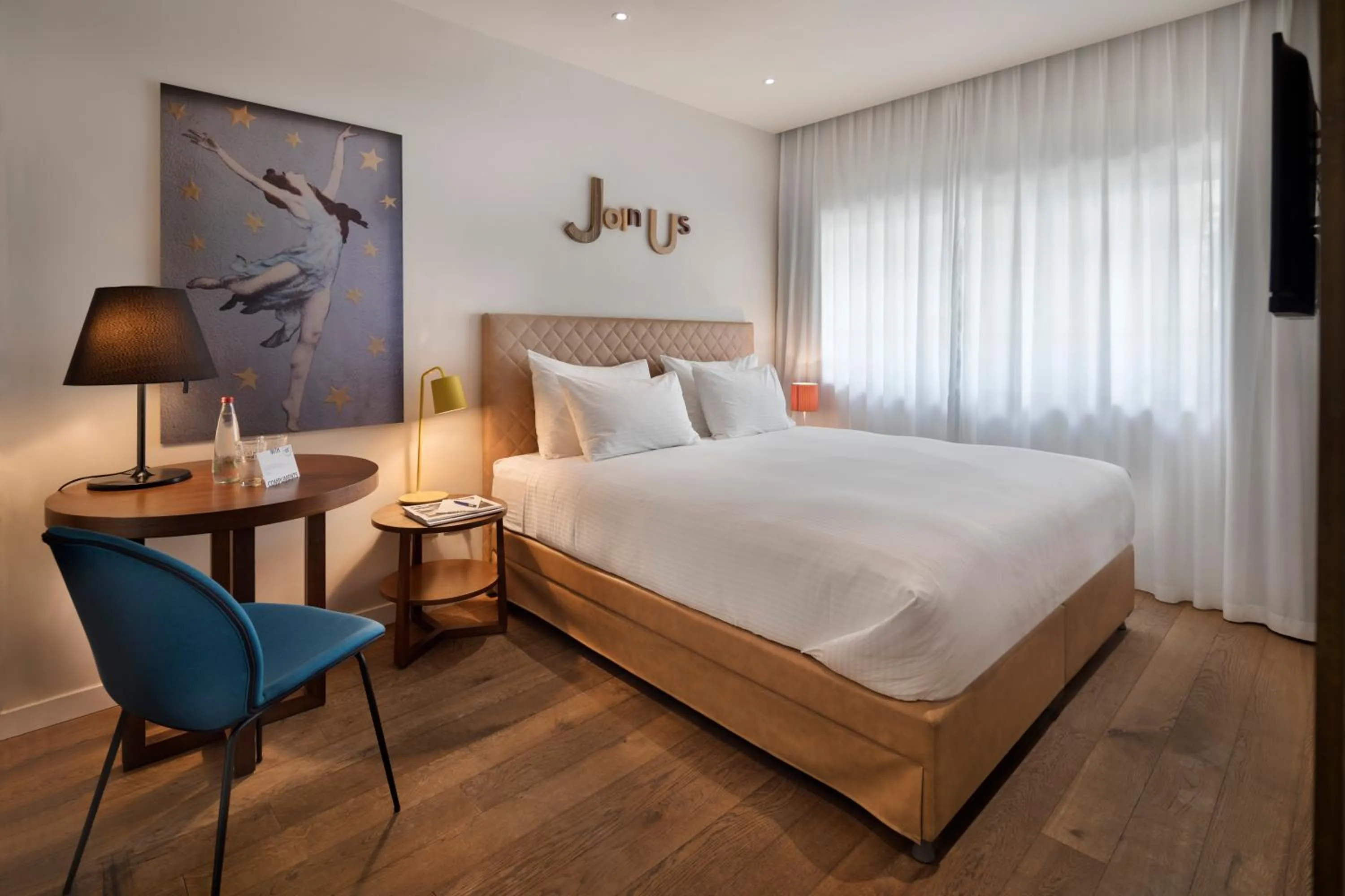 Photo of the whole room, Bed in Jacob Shenkin Hotel