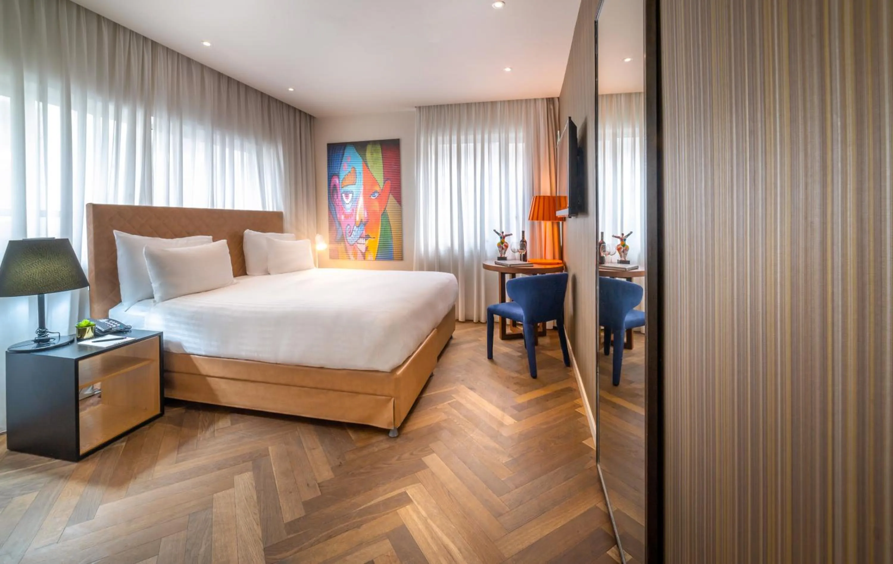 Photo of the whole room, Bed in Jacob Shenkin Hotel