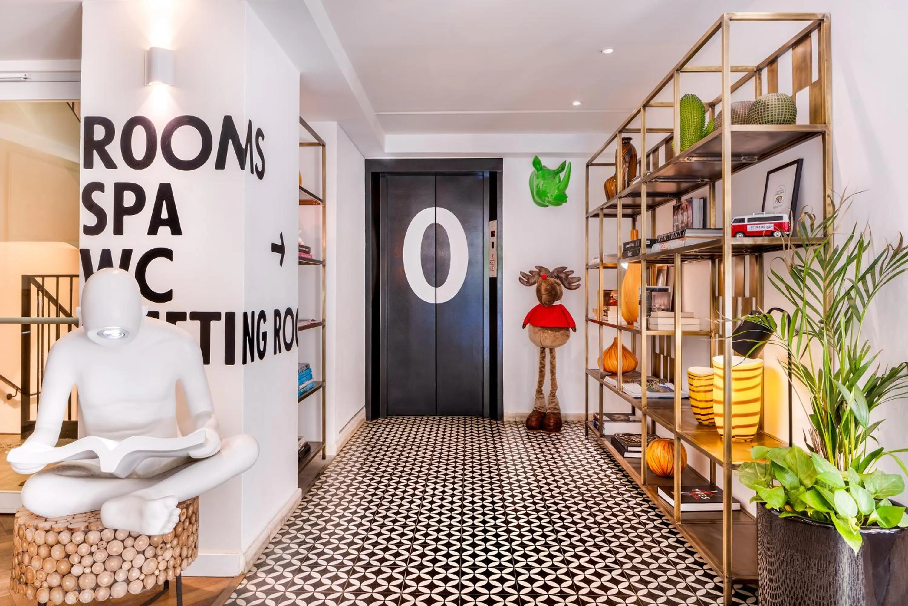 Lobby or reception in Jacob Shenkin Hotel