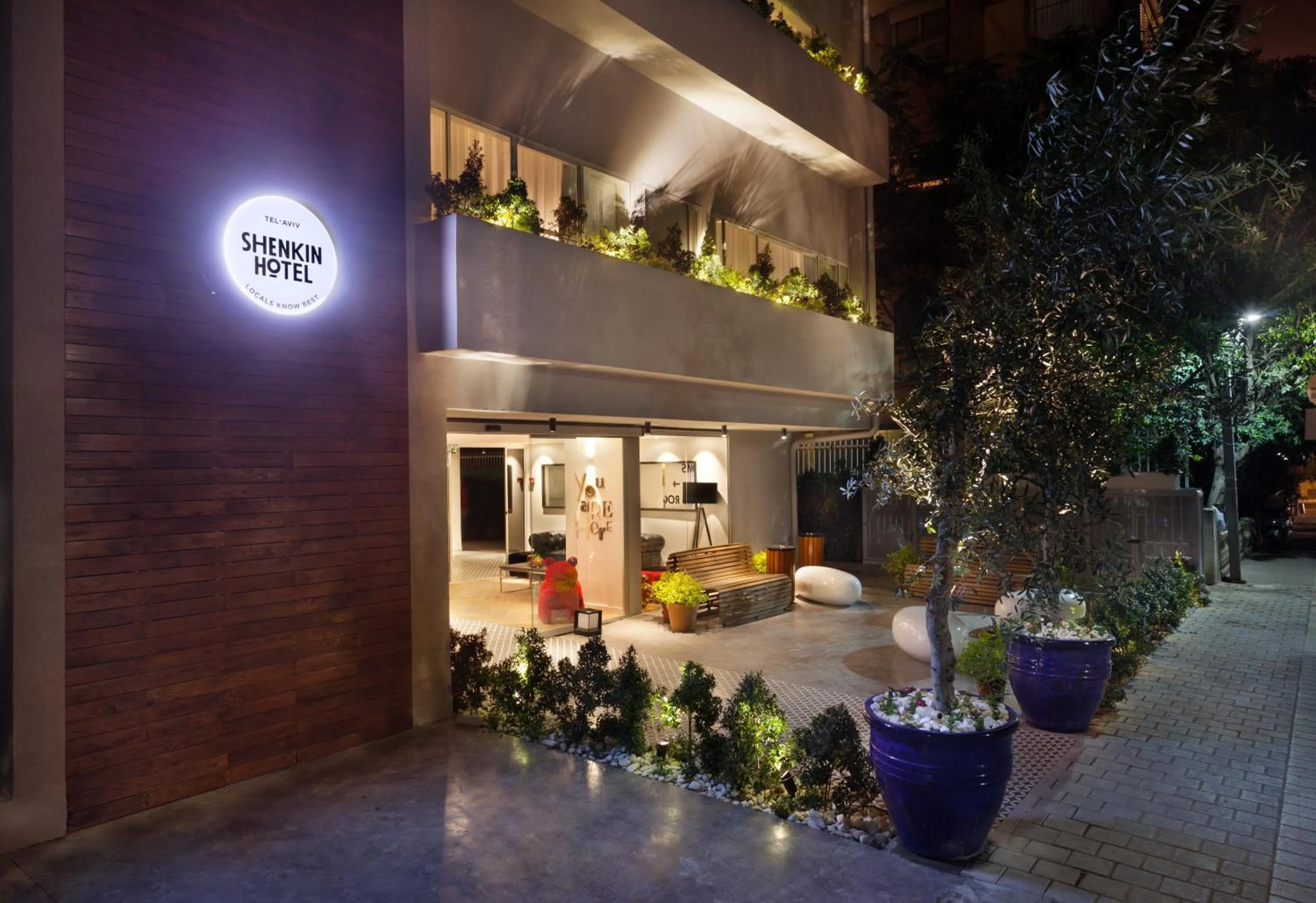 Facade/entrance in Jacob Shenkin Hotel