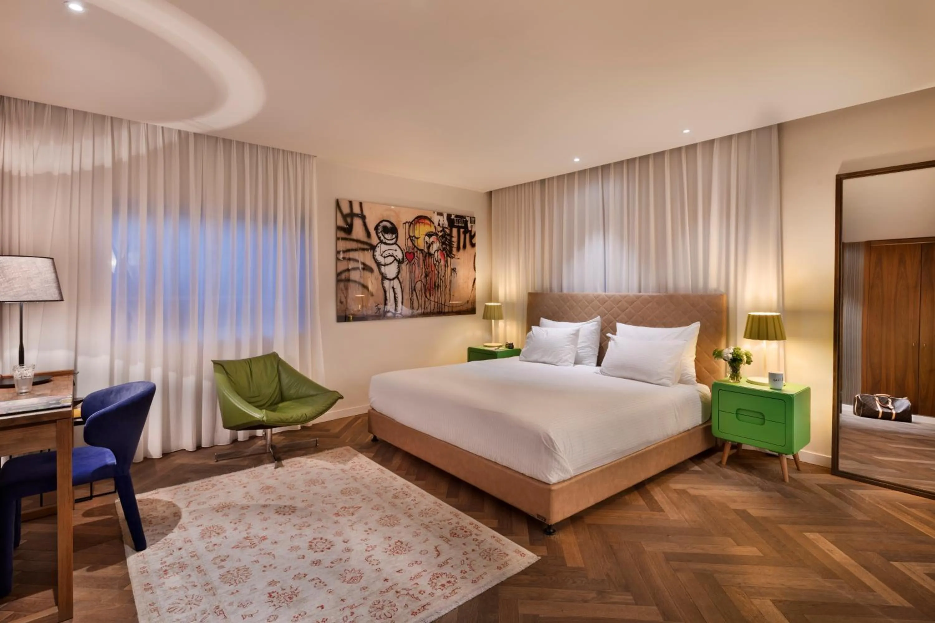 Photo of the whole room, Bed in Jacob Shenkin Hotel