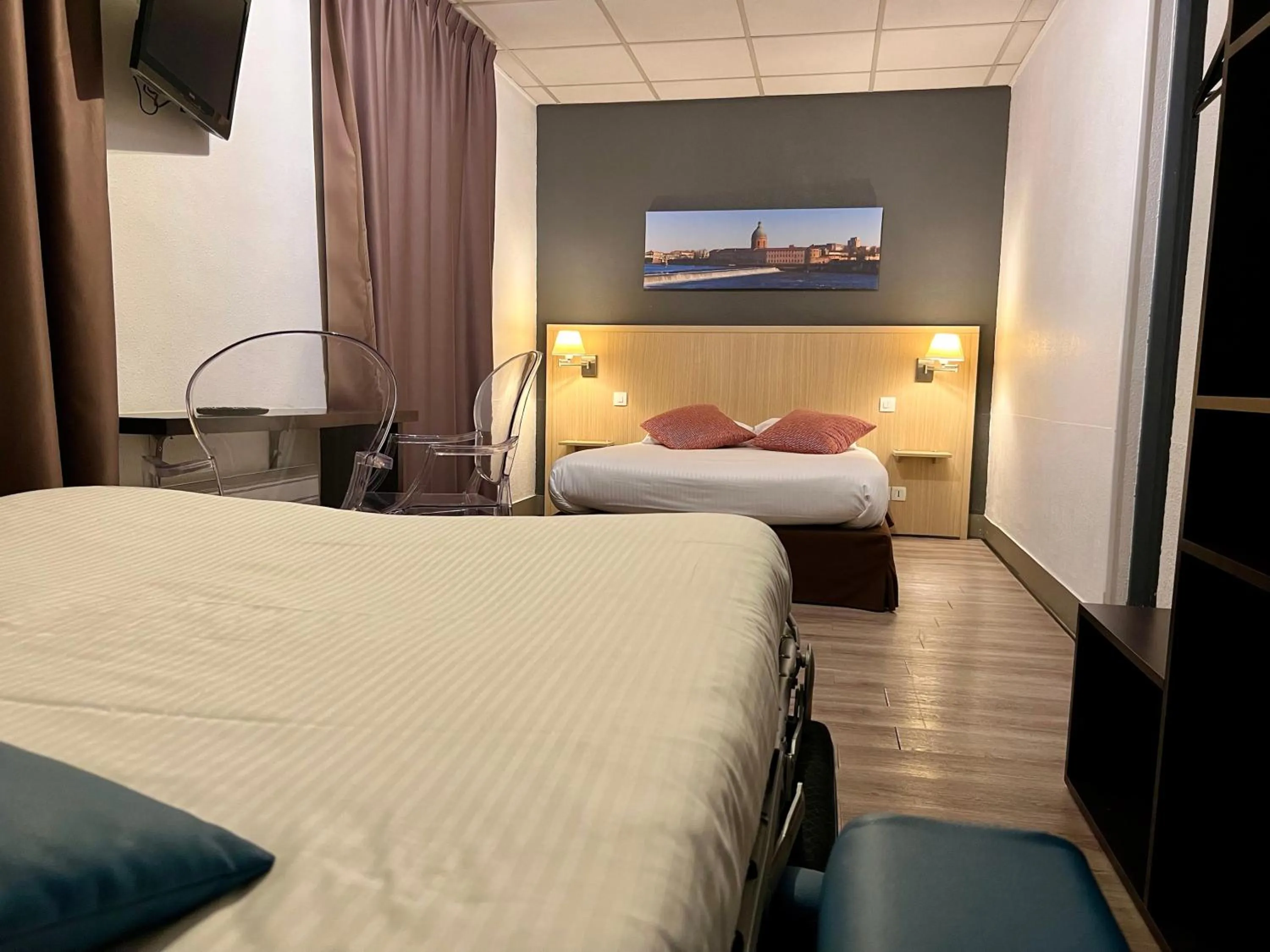 Bed in Hôtel Vol de Nuit Purpan