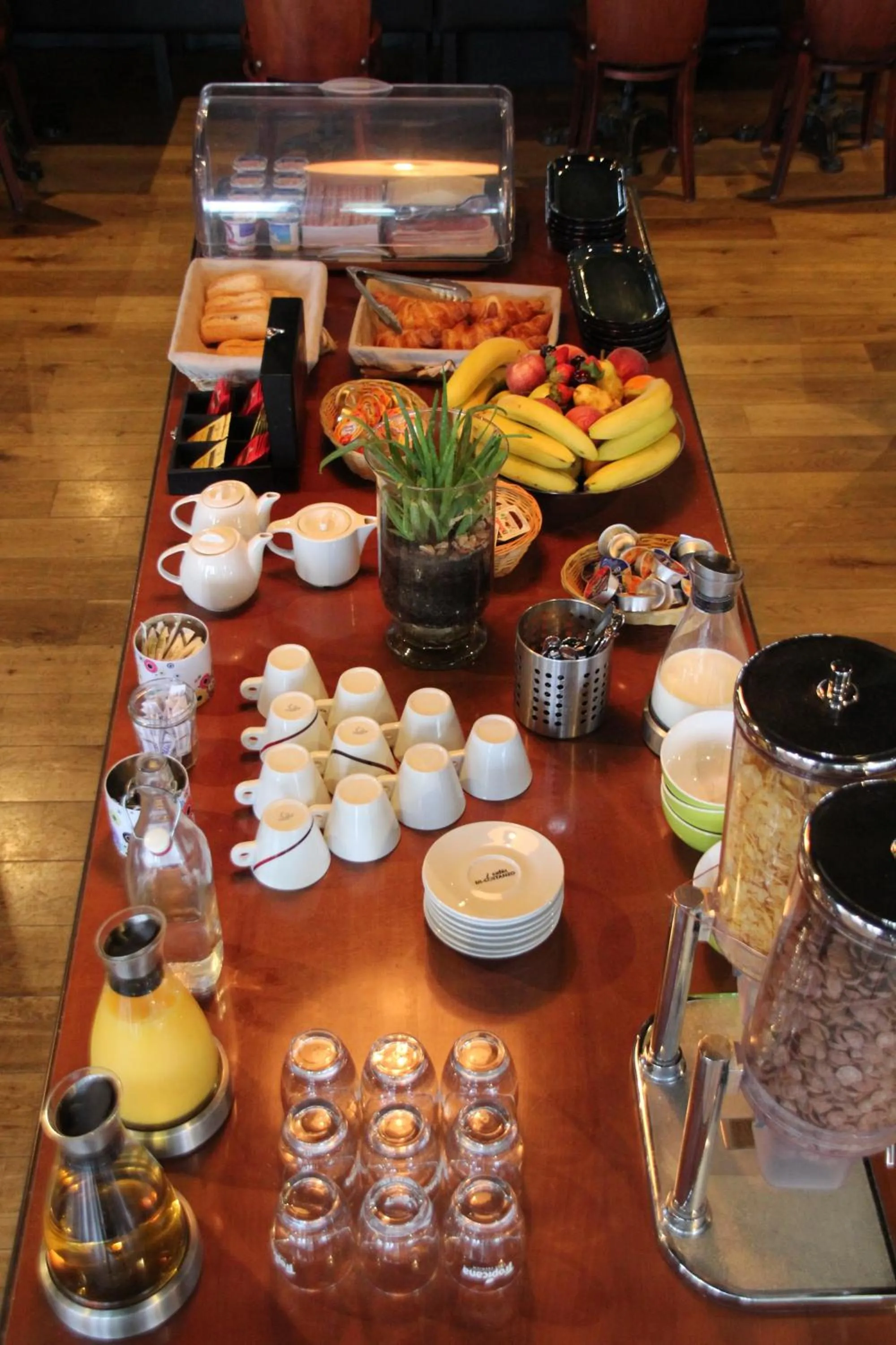 Breakfast in Hôtel Vol de Nuit Purpan