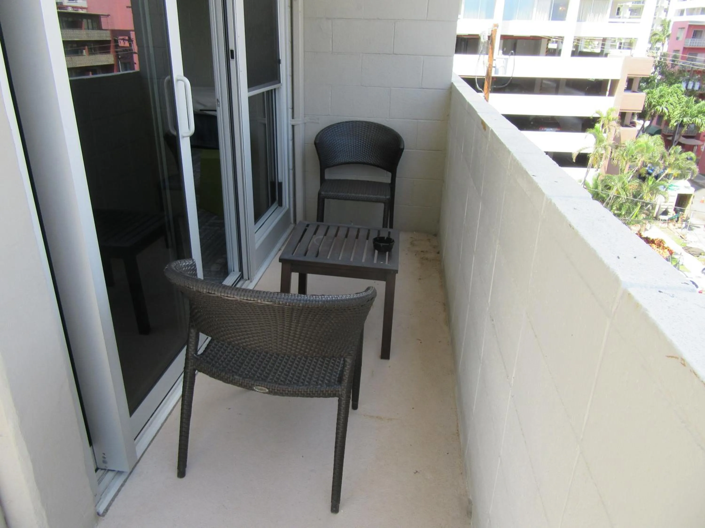 Waikiki Central Hotel - No Resort Fees