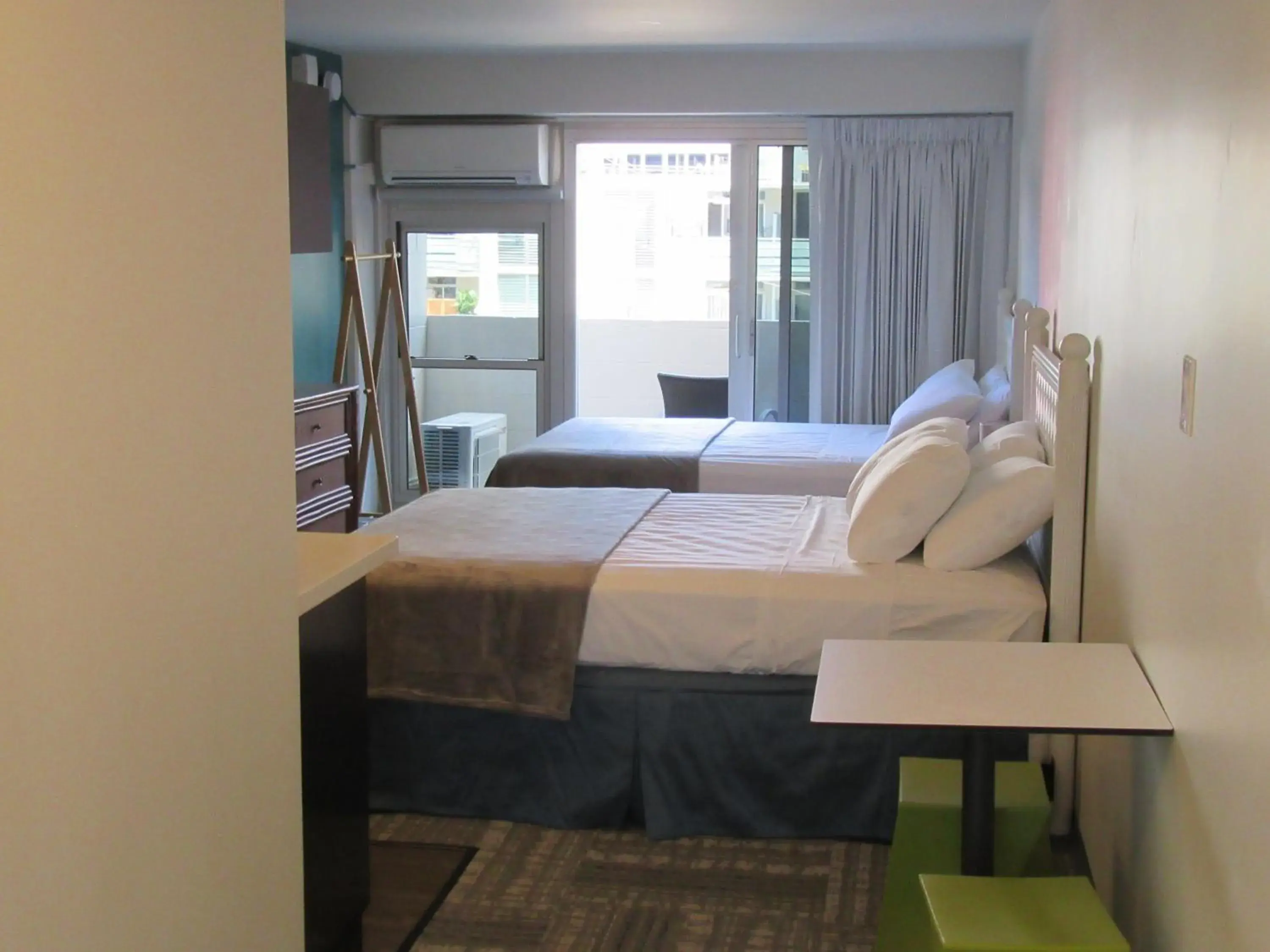 Standard 2 Double Room in Waikiki Central Hotel - No Resort Fees Standard 2 Double Room in Waikiki Central Hotel - No Resort Fees