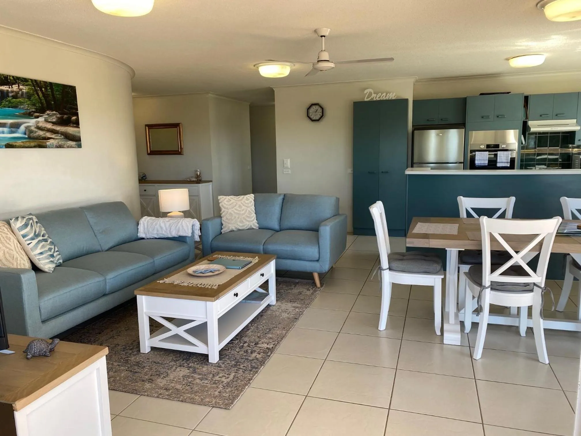 Living room in Belvedere Apartments
