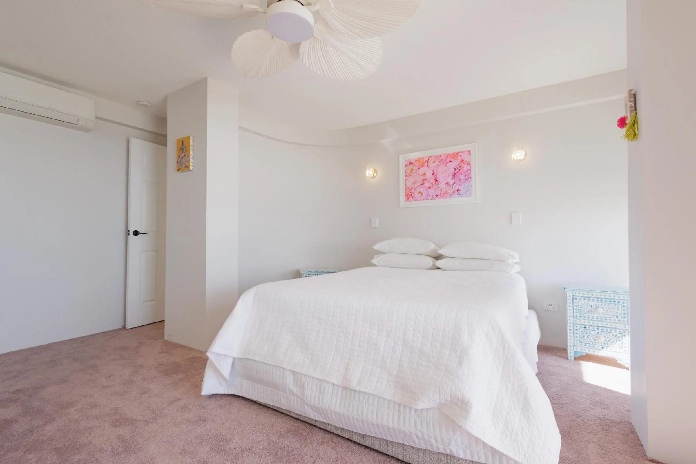 Bed in The Rocks Resort - Official